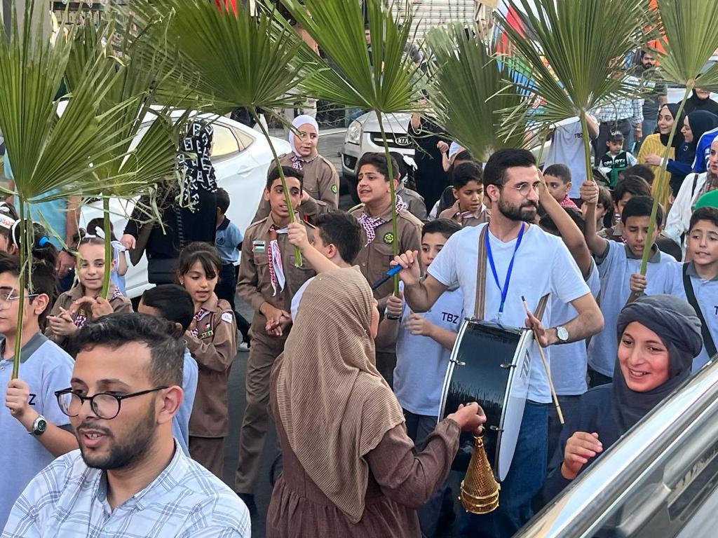 Madar Al-Saa Images 0.39447039266468065