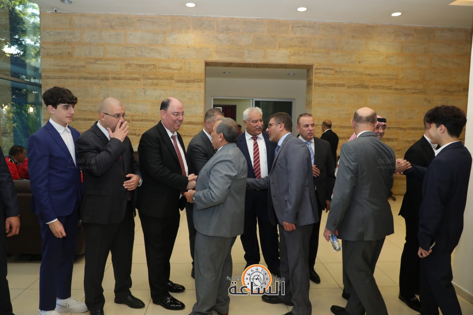 Madar Al-Saa Images 0.6126124596775924