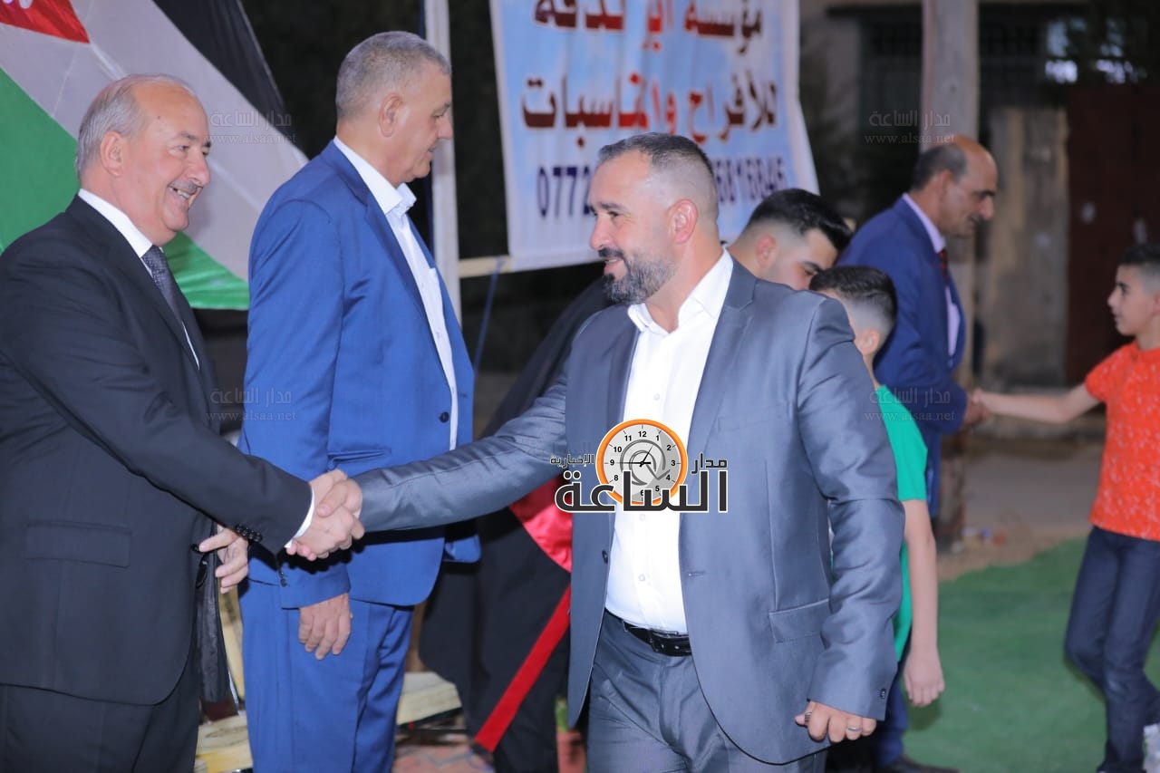 Madar Al-Saa Images 0.4998345726735489