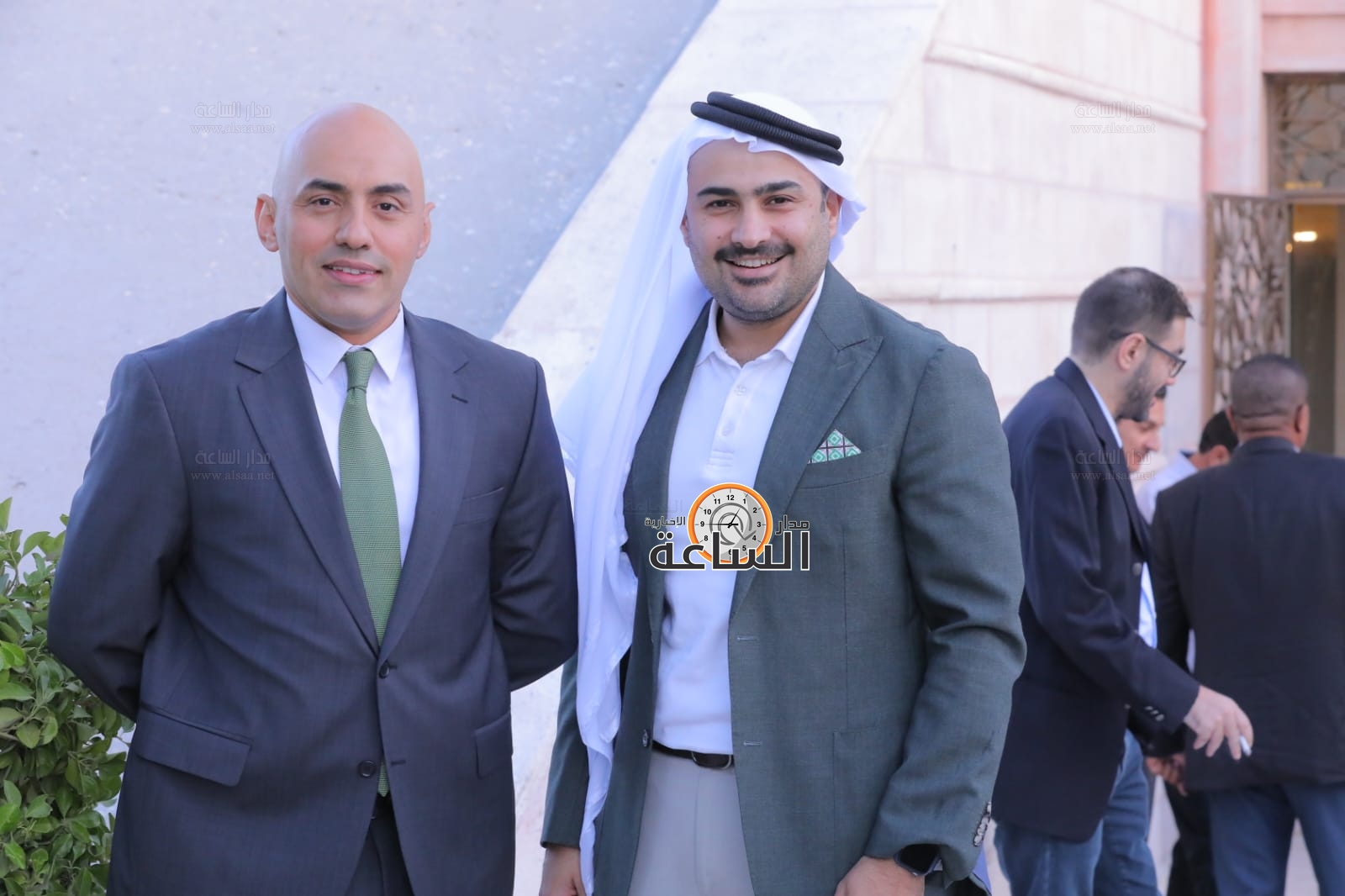 Madar Al-Saa Images 0.7452507506265097