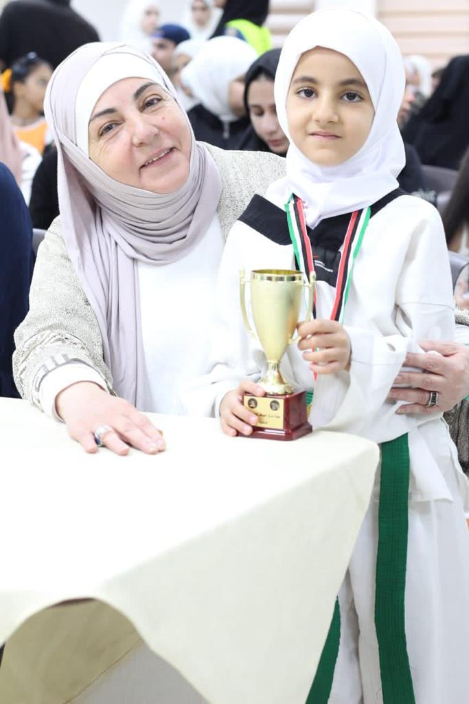 Madar Al-Saa Images 0.01685353034856174