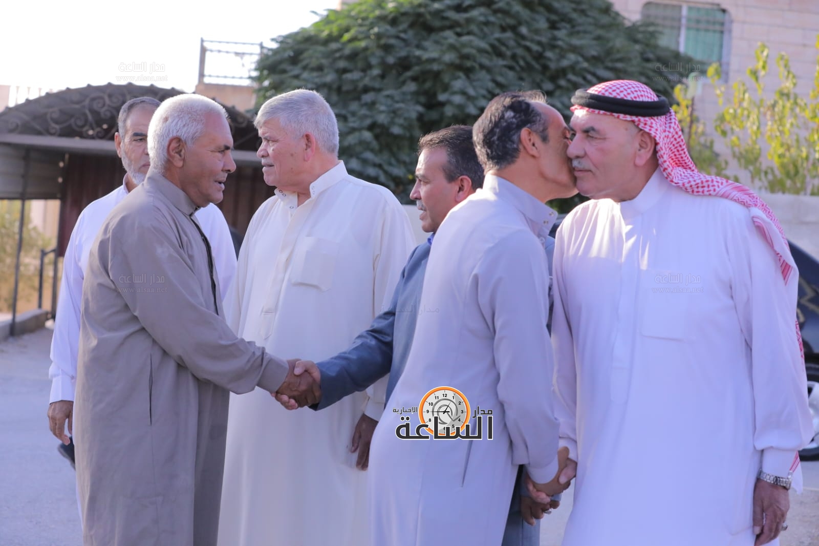 Madar Al-Saa Images 0.49994486538011906