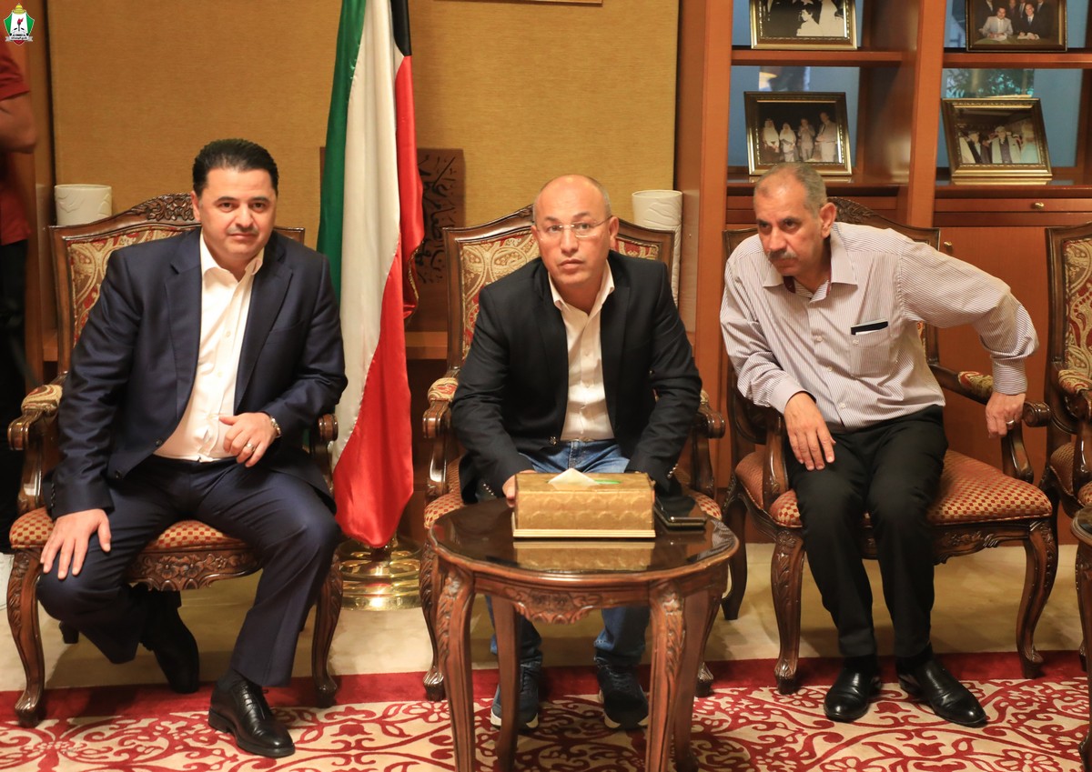 Madar Al-Saa Images 0.8182017515527393