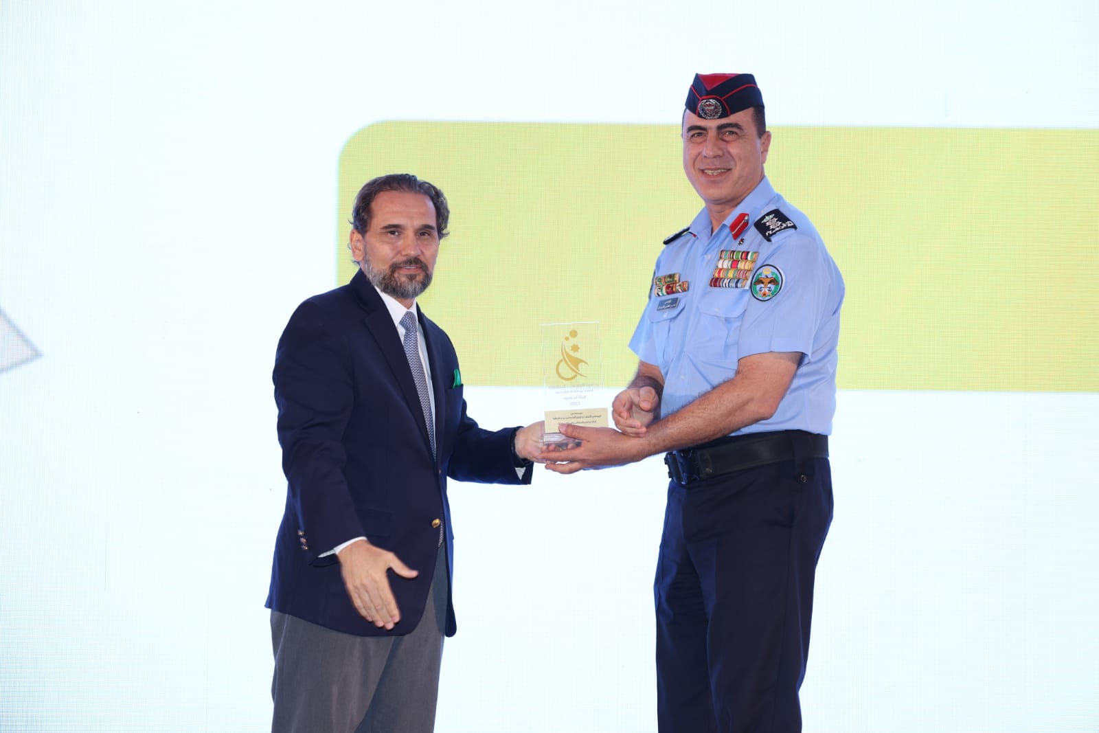 Madar Al-Saa Images 0.4128605688996898