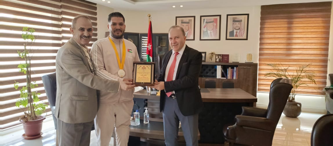 Madar Al-Saa Images 0.3785164480571217