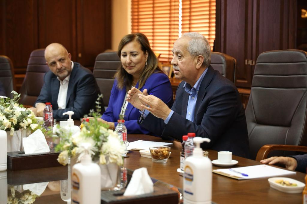 Madar Al-Saa Images 0.32941781165443373