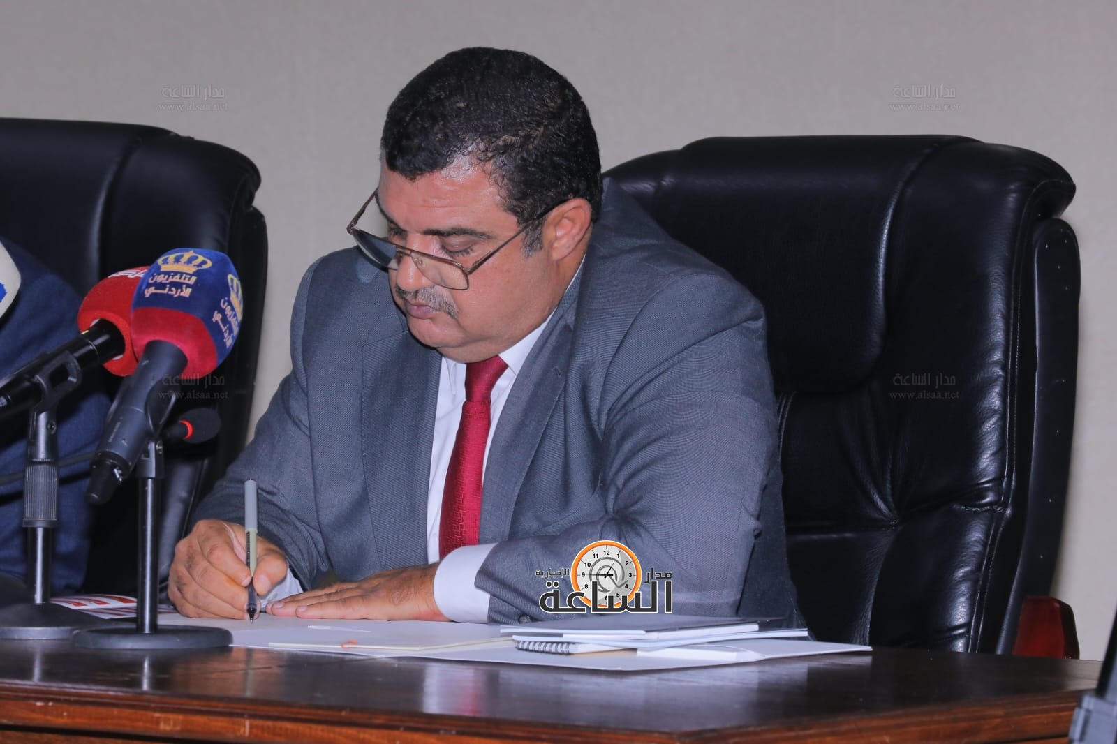 Madar Al-Saa Images 0.3039263530887151