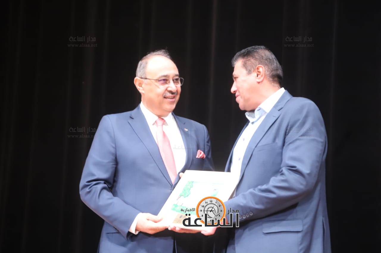 Madar Al-Saa Images 0.4212652490922997