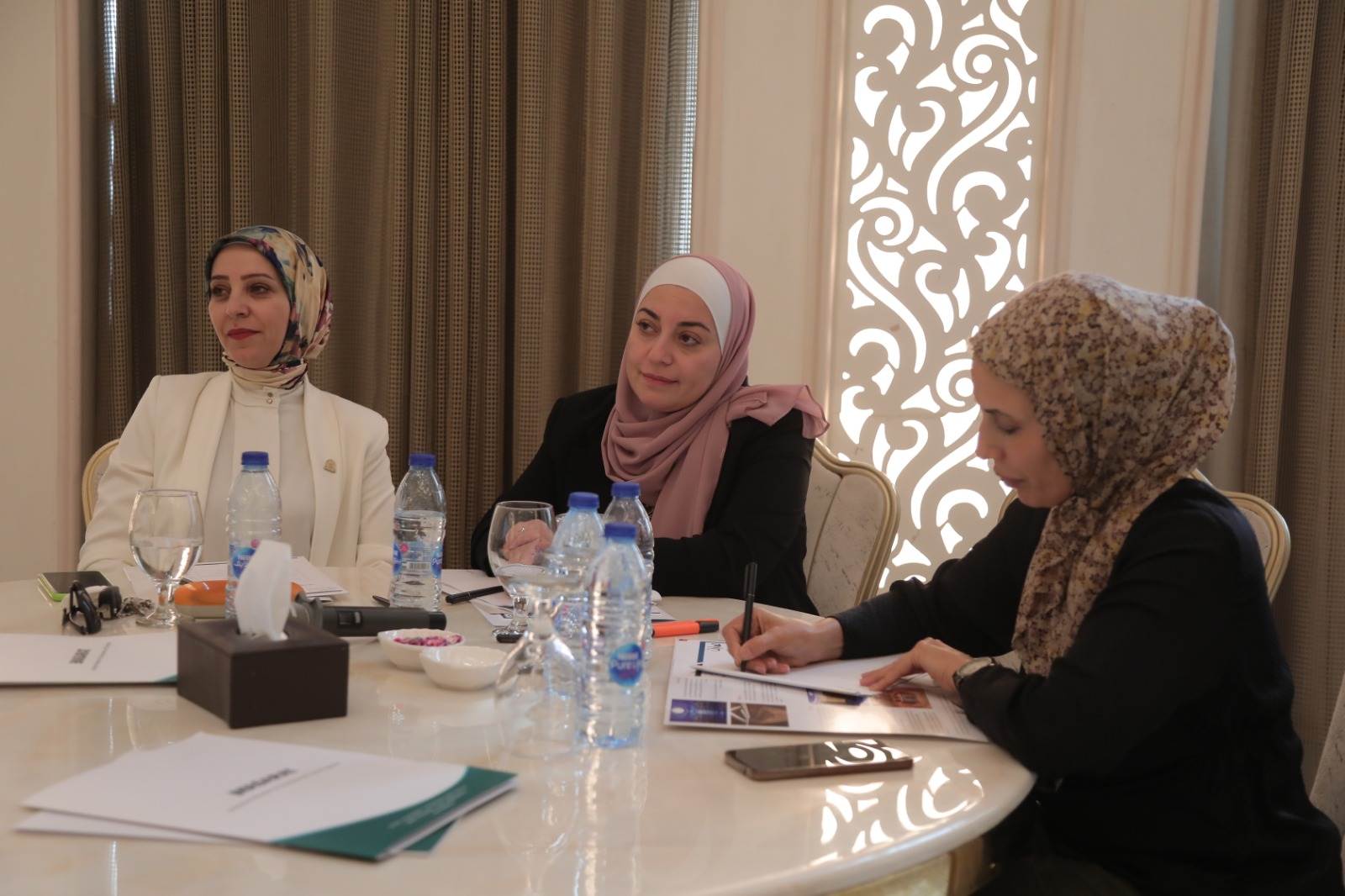 Madar Al-Saa Images 0.1261240894896014