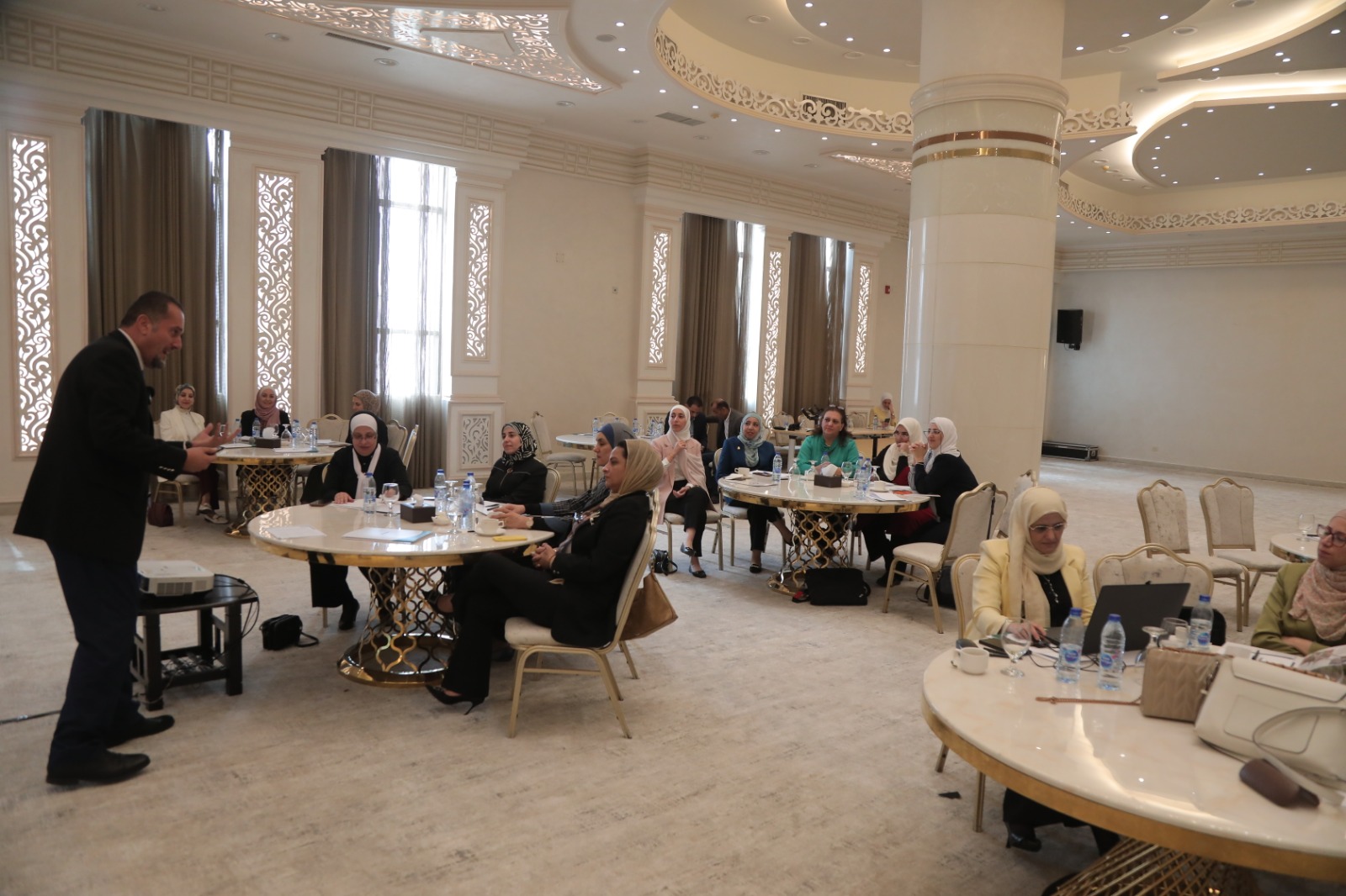 Madar Al-Saa Images 0.9382255857632429