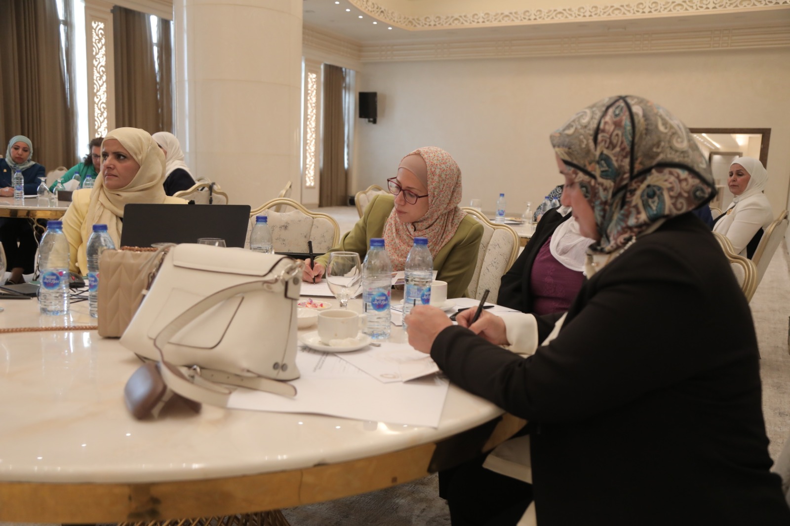 Madar Al-Saa Images 0.7302887149475092