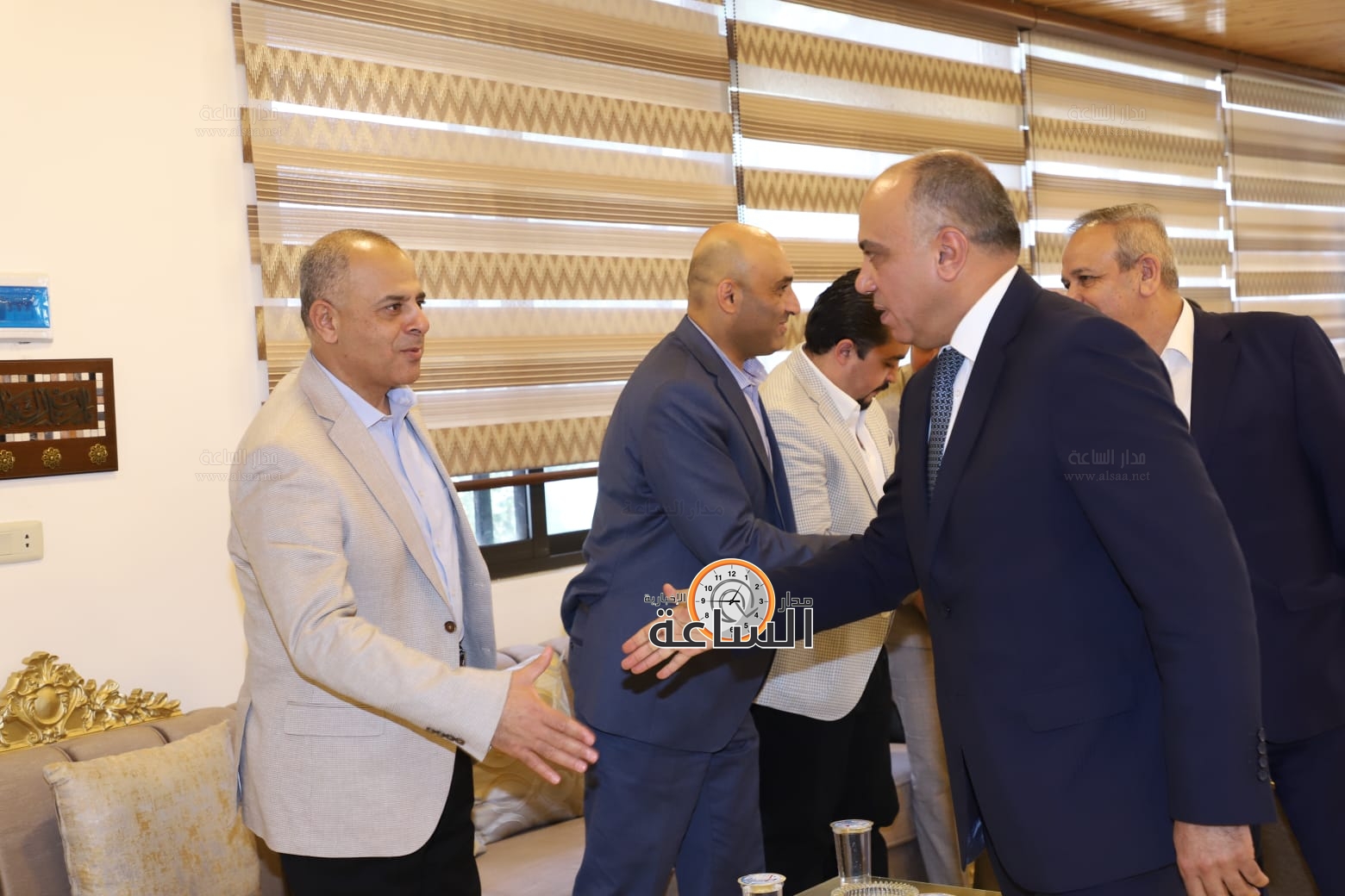 Madar Al-Saa Images 0.844912944783393