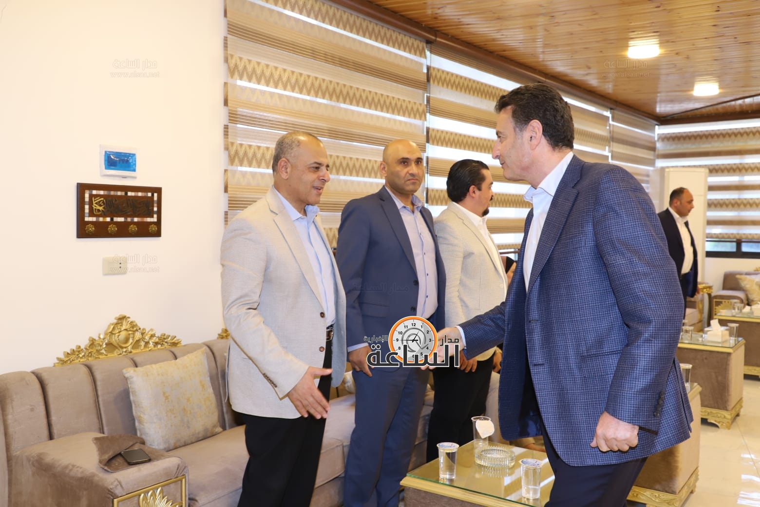 Madar Al-Saa Images 0.464555537044276