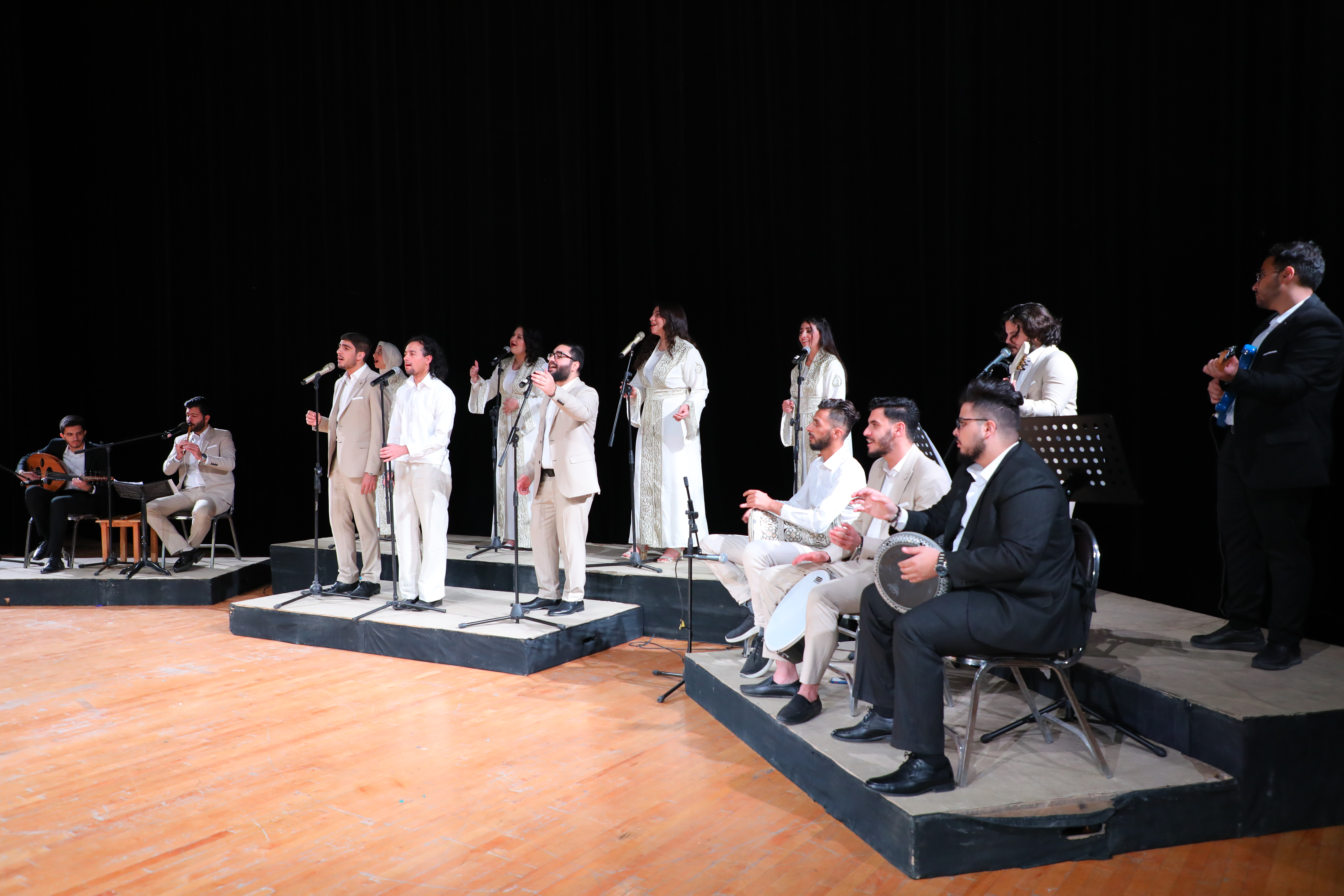 Madar Al-Saa Images 0.2546208094934943