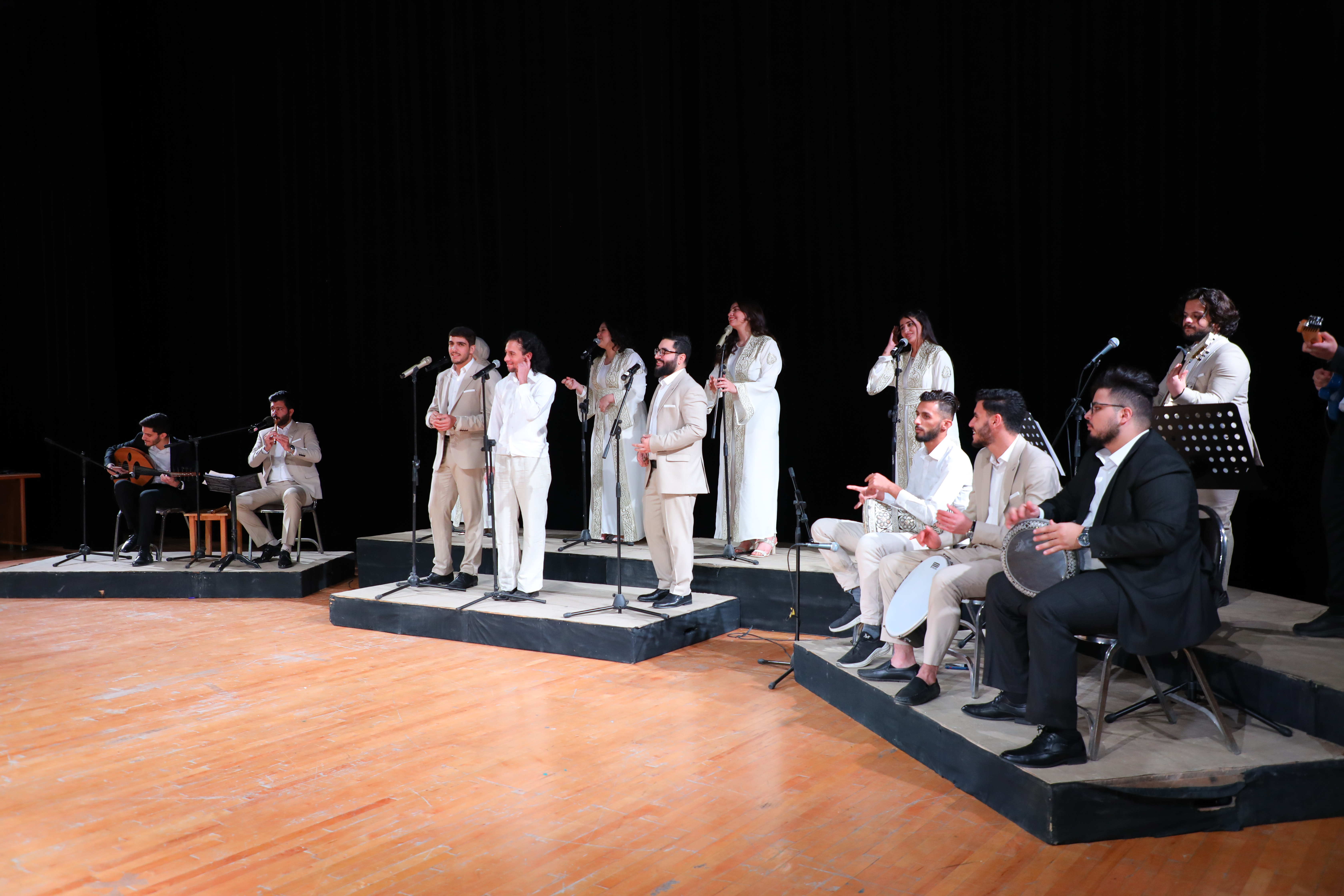 Madar Al-Saa Images 0.3839217215063031