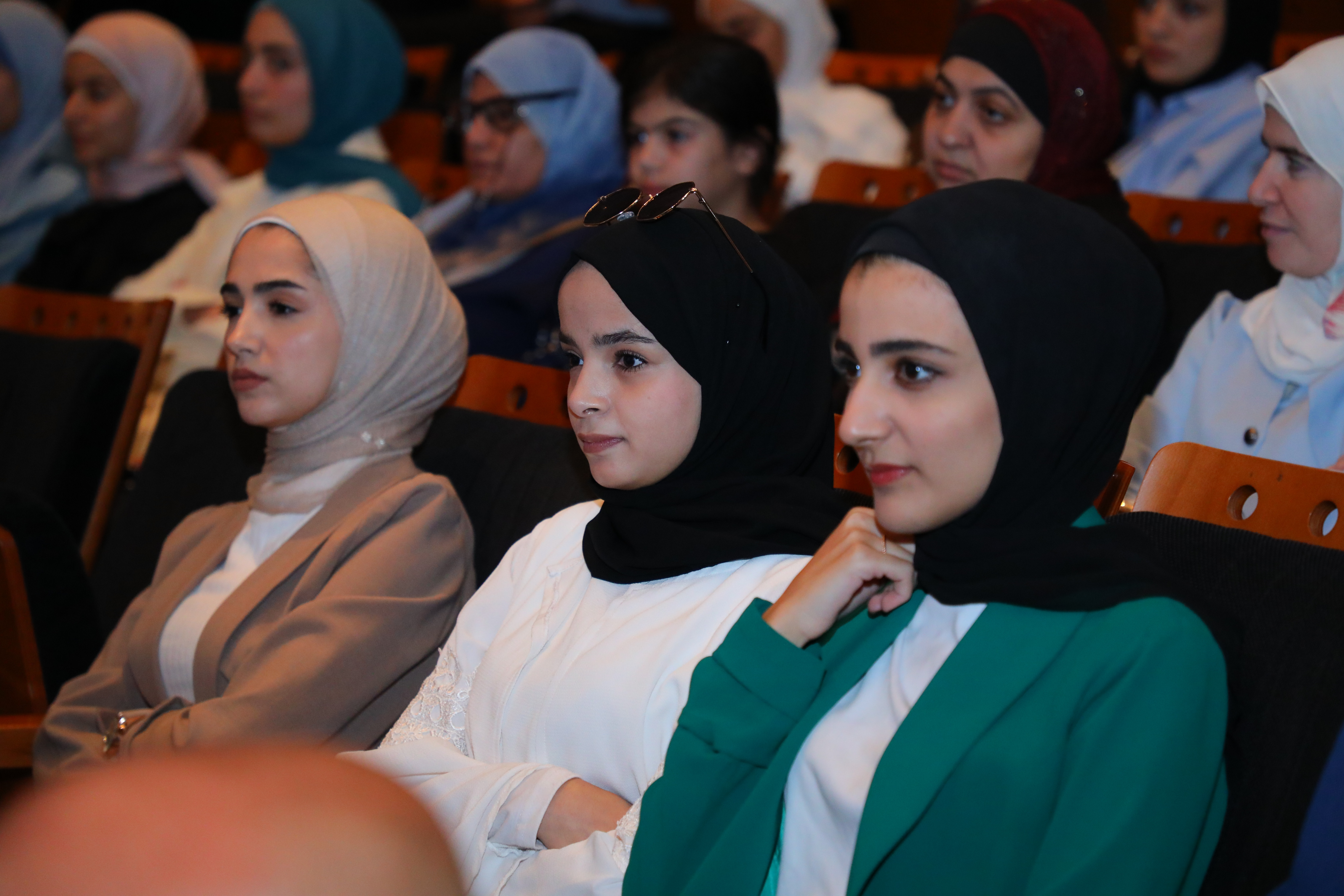 Madar Al-Saa Images 0.7771987965755107