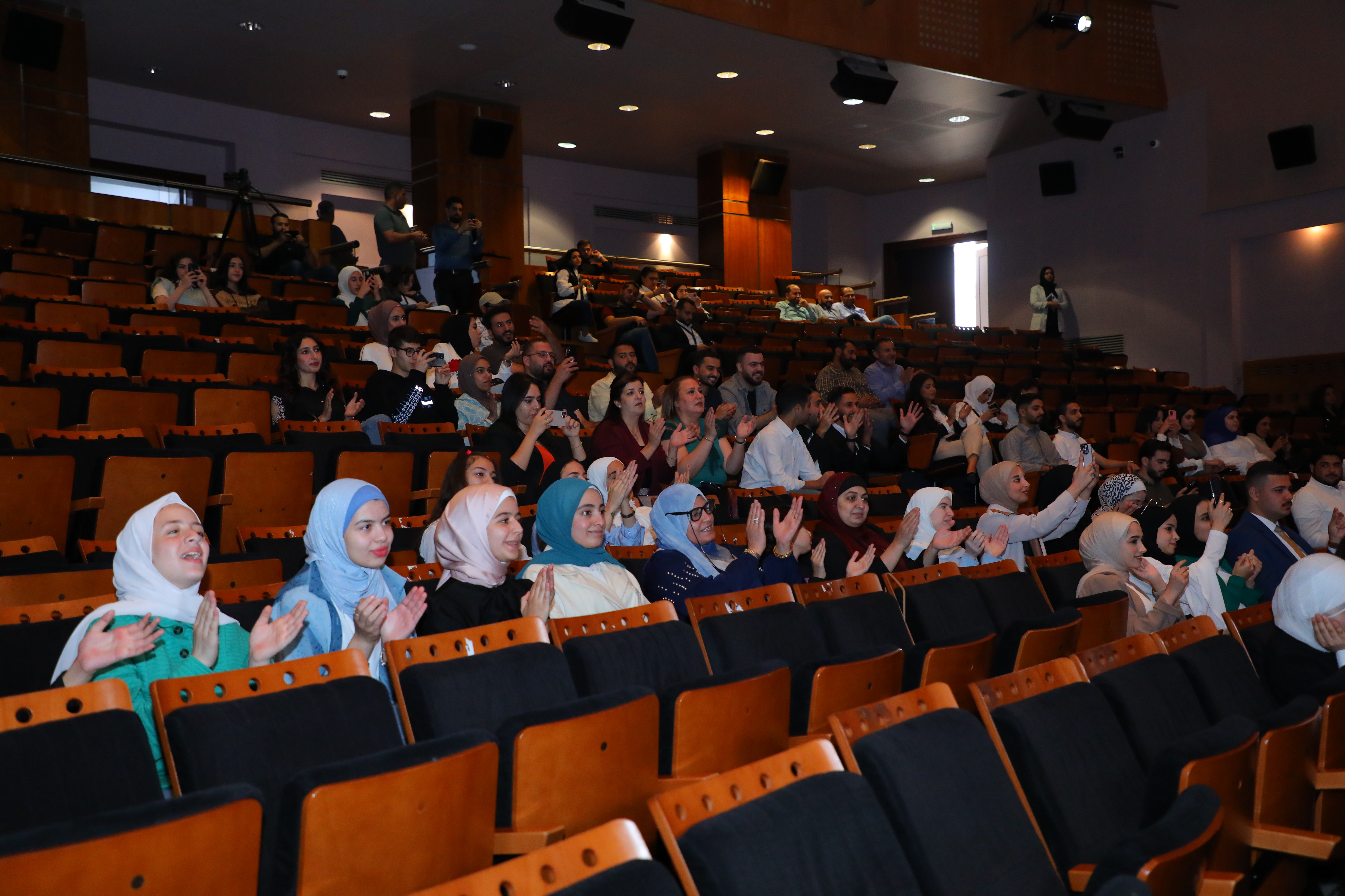 Madar Al-Saa Images 0.4073721795060046