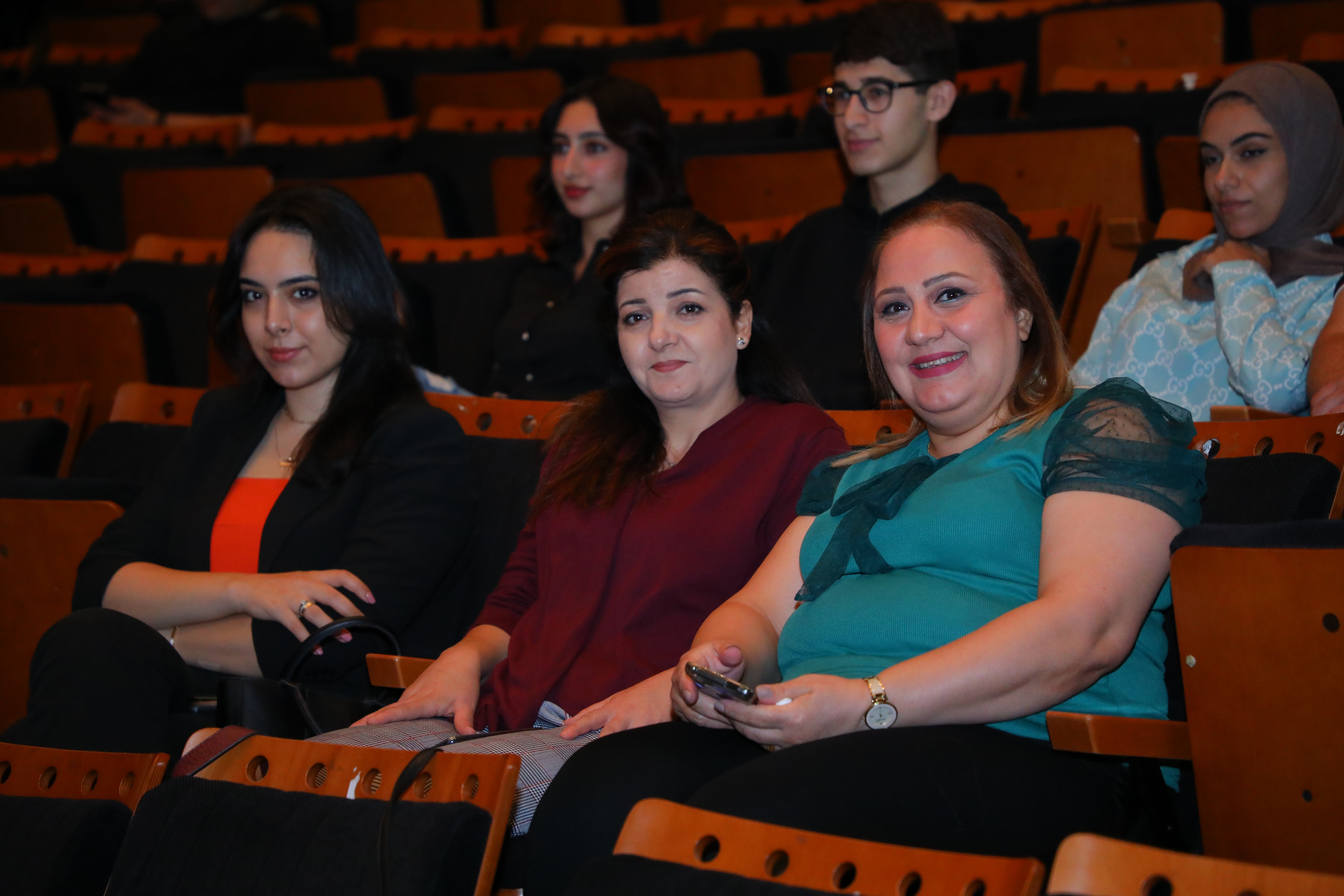 Madar Al-Saa Images 0.11469673261485824