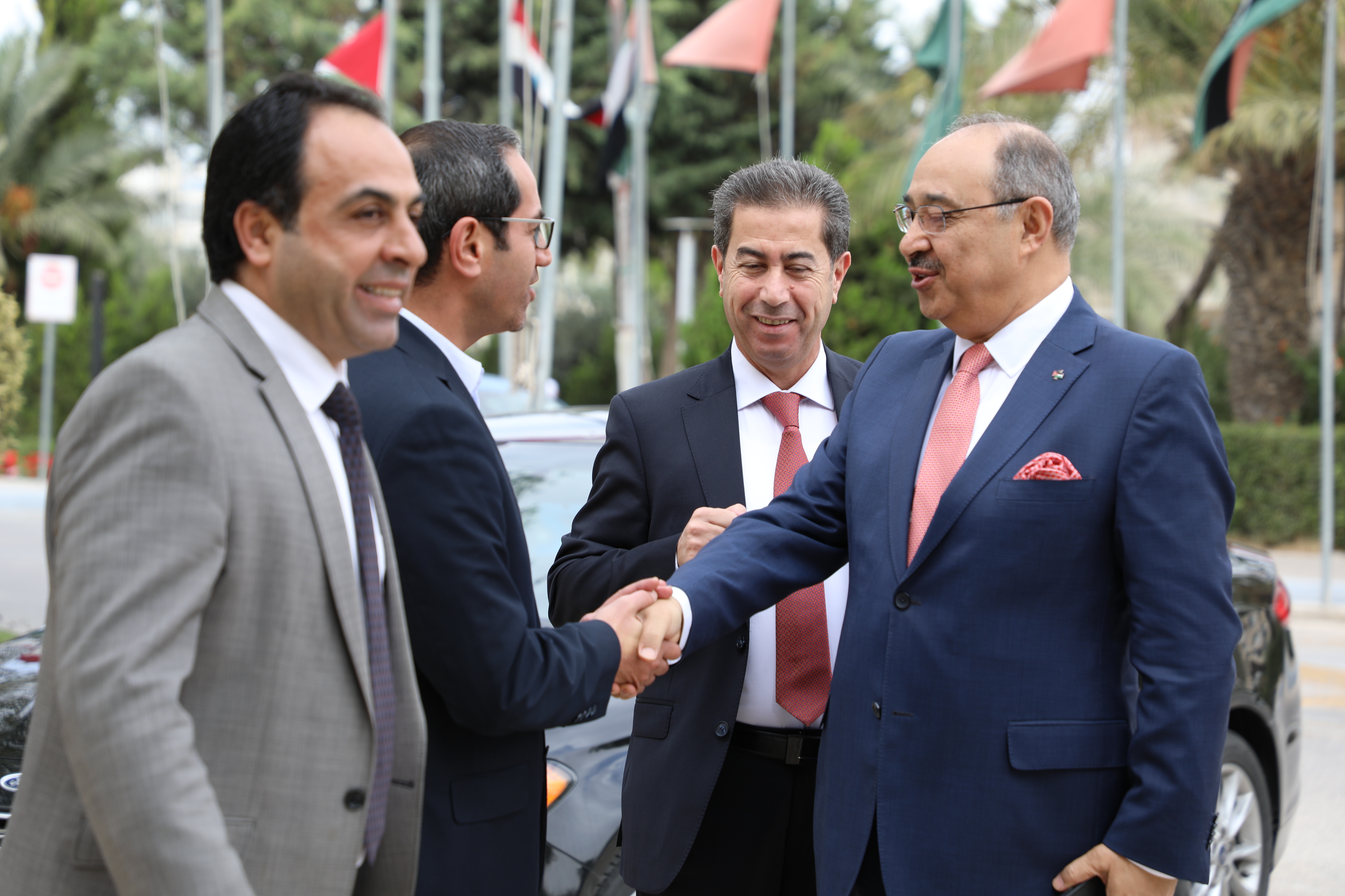 Madar Al-Saa Images 0.6357210238613495