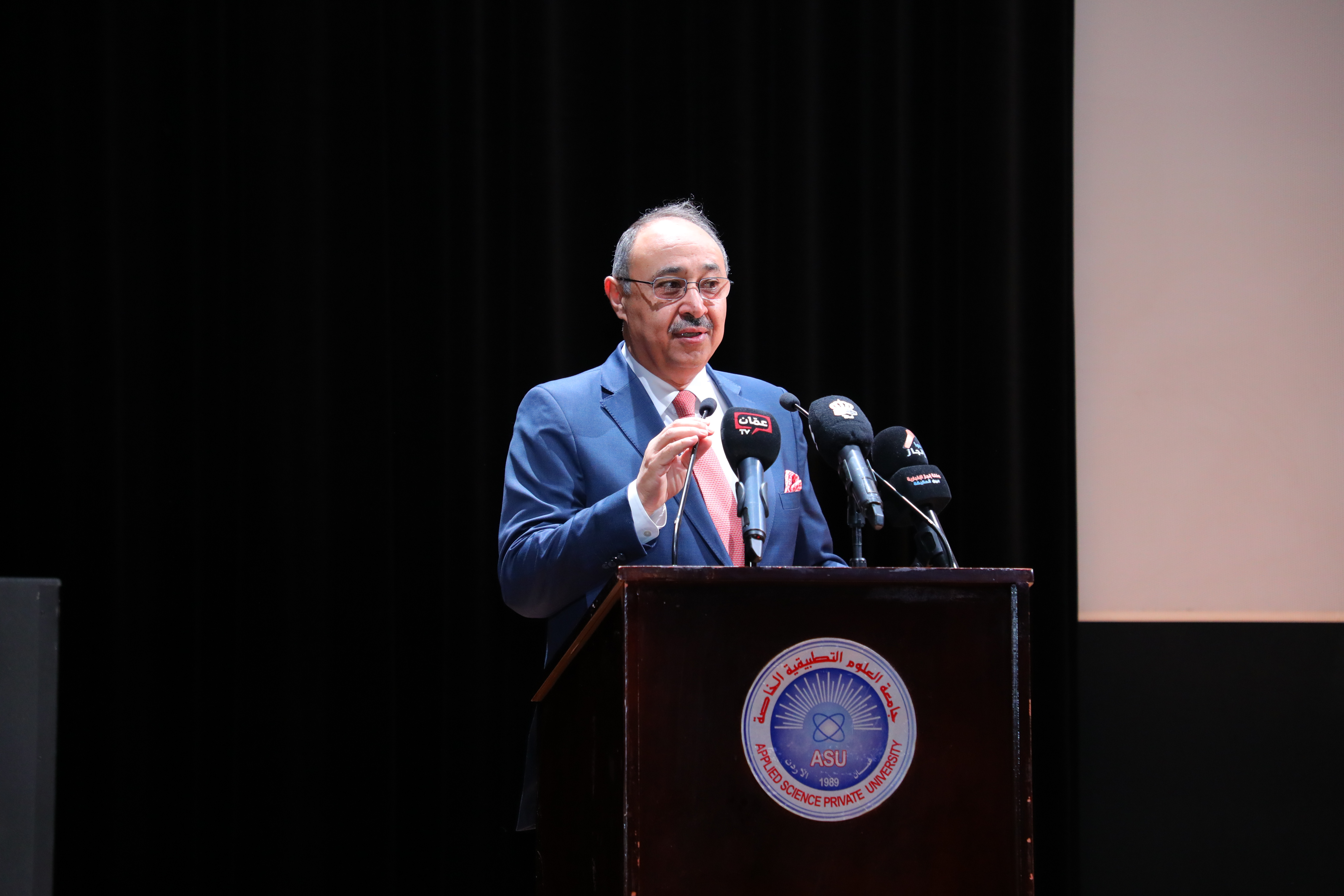 Madar Al-Saa Images 0.14937831956922243