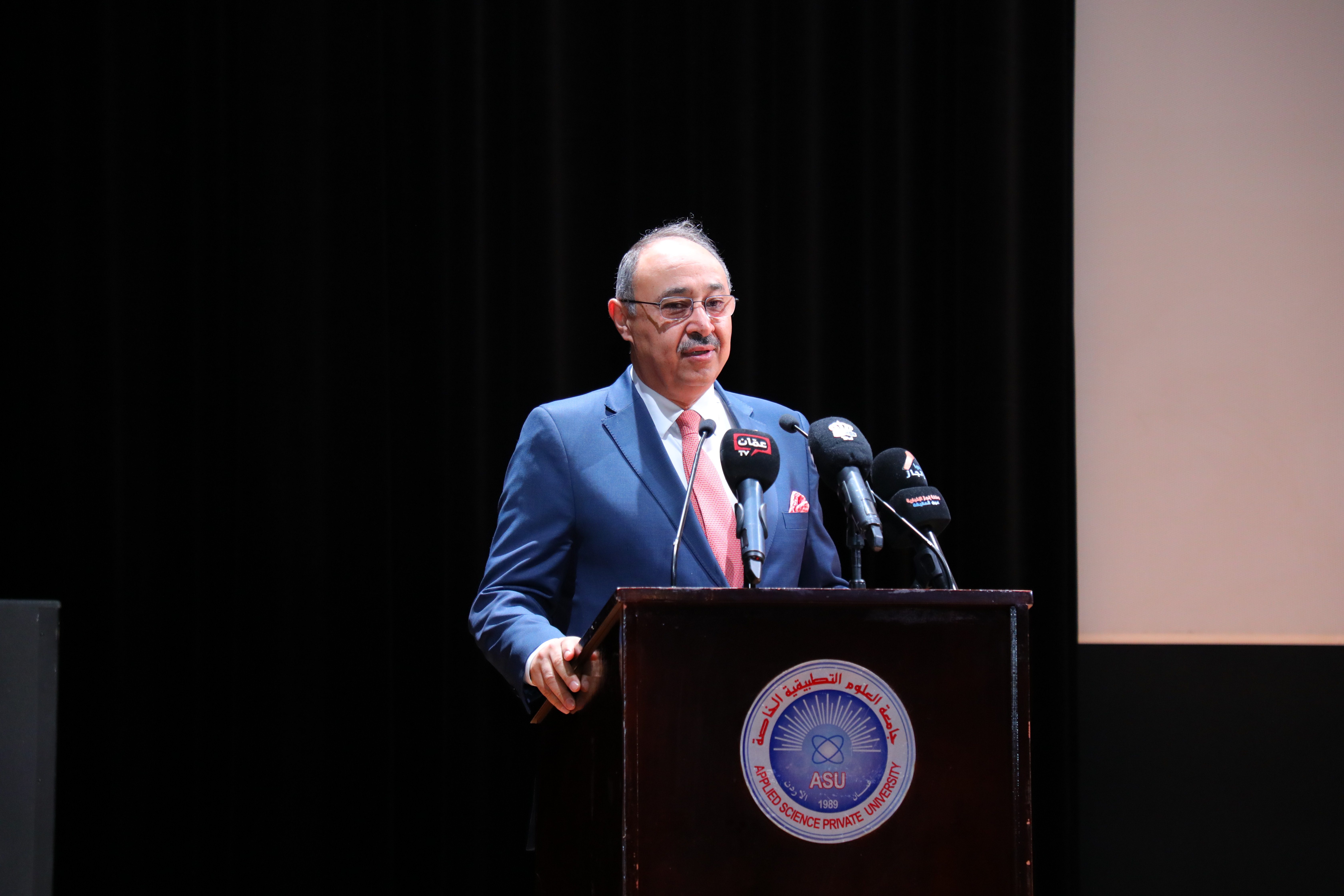 Madar Al-Saa Images 0.06321796976128957