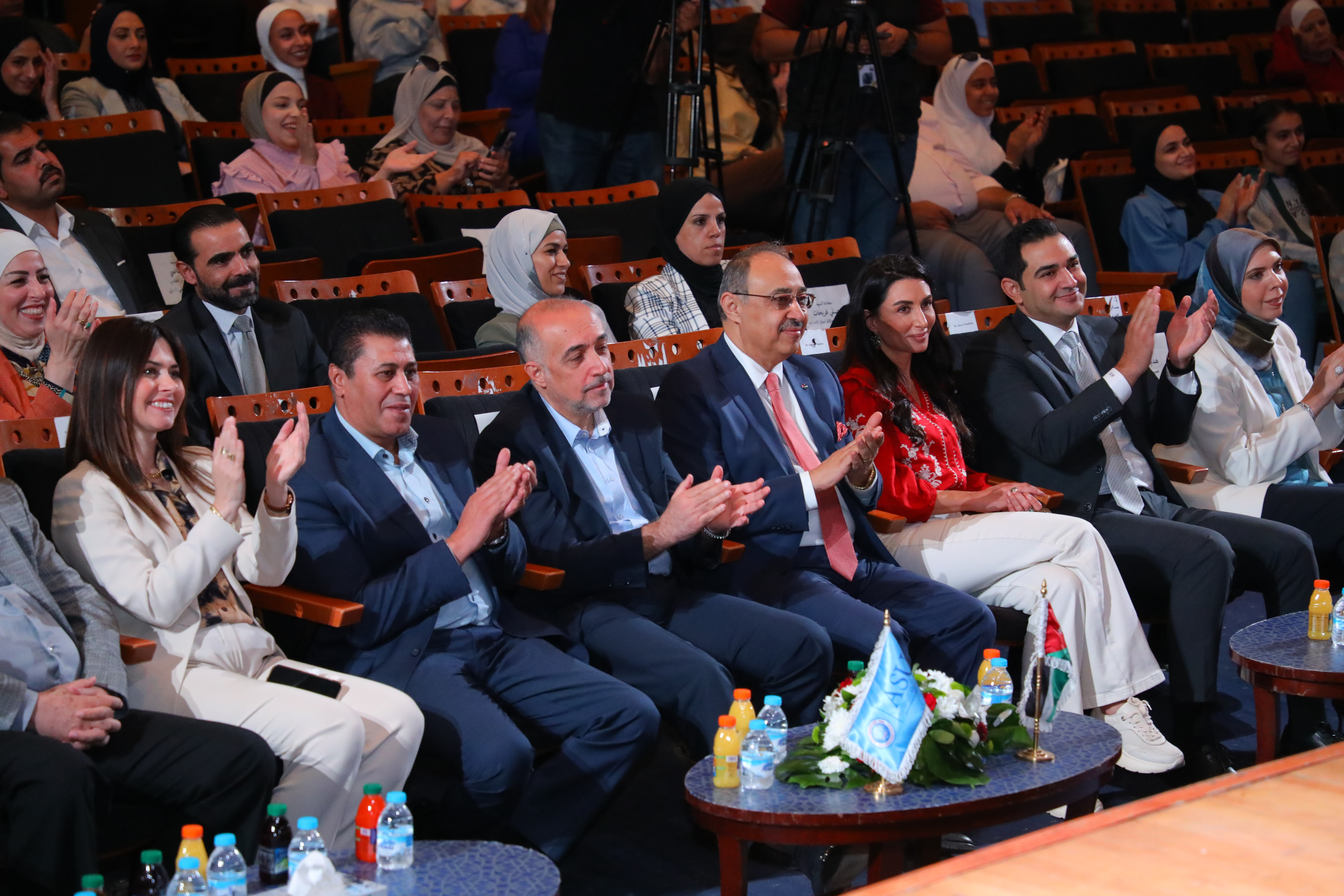 Madar Al-Saa Images 0.3076676080756411