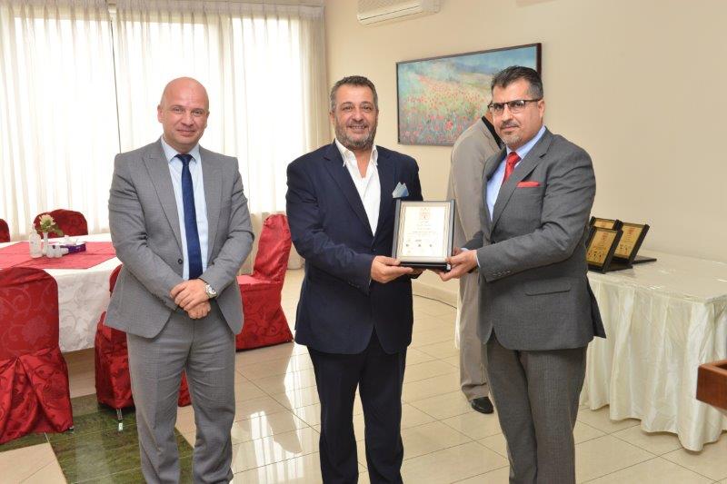 Madar Al-Saa Images 0.6070902269502199