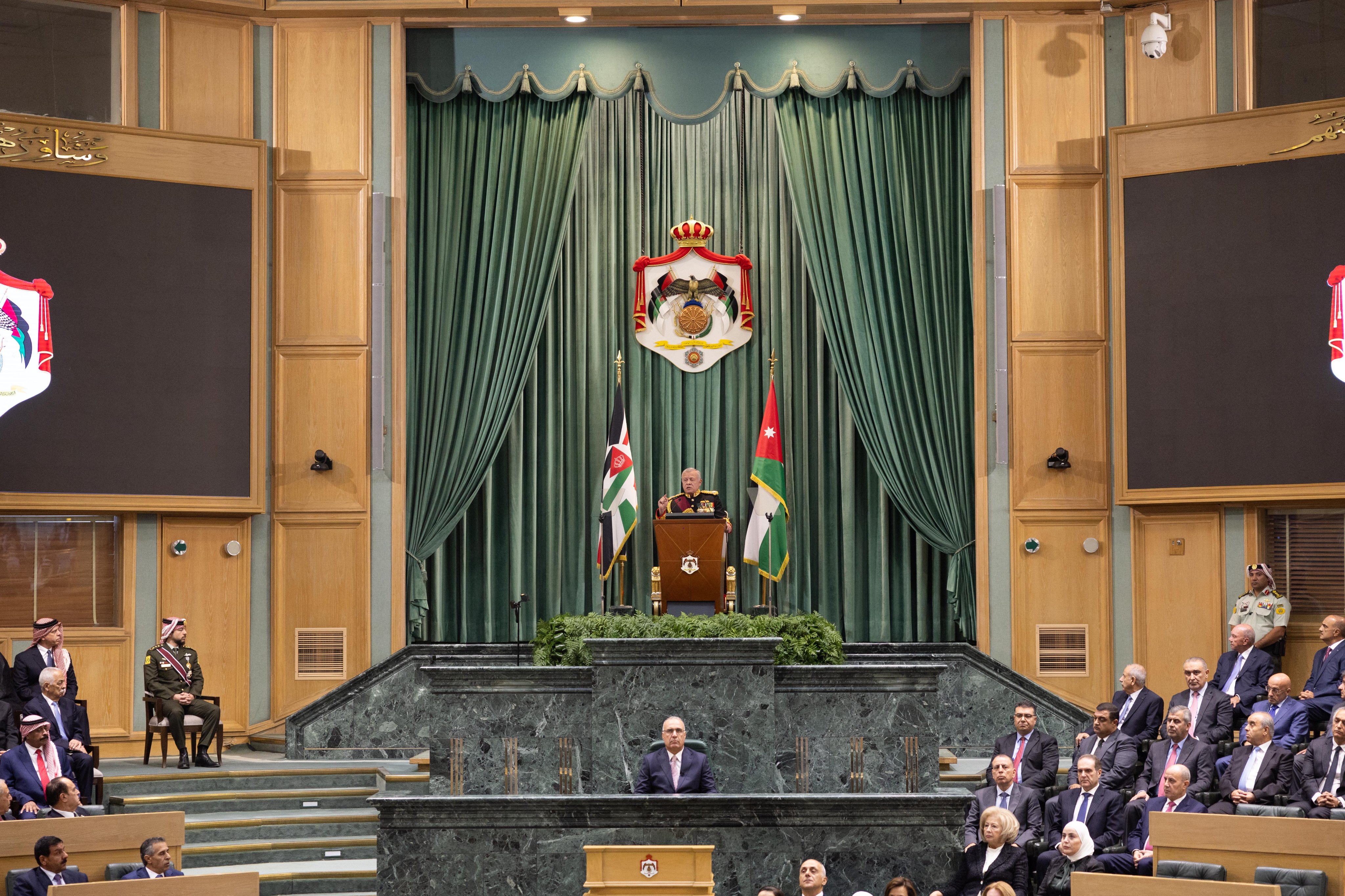 Madar Al-Saa Images 0.7726551458566875