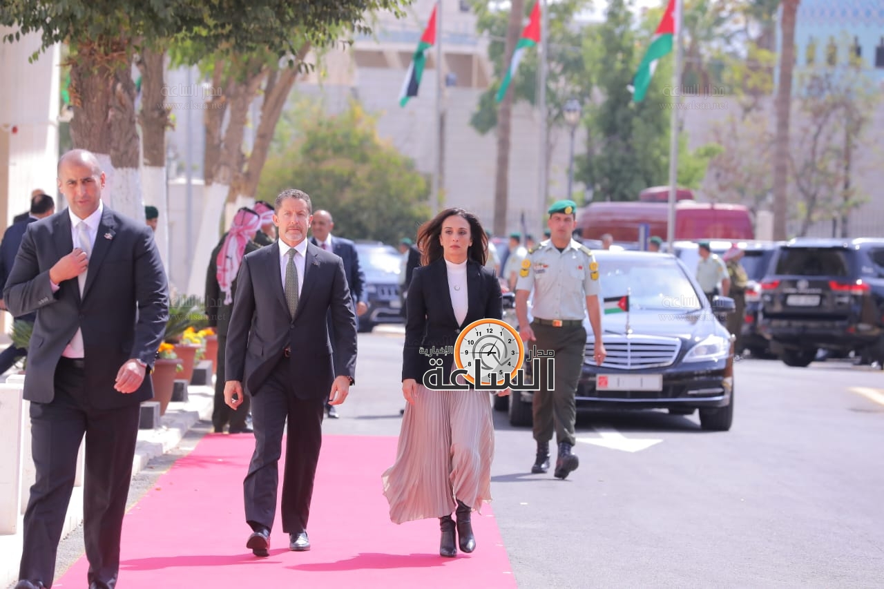 Madar Al-Saa Images 0.005177537620954631