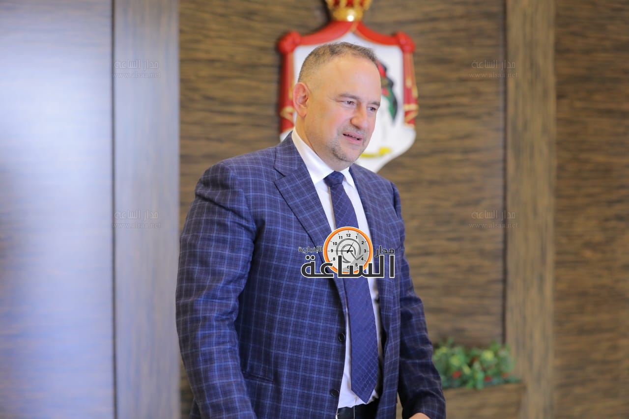 Madar Al-Saa Images 0.17392623693406328