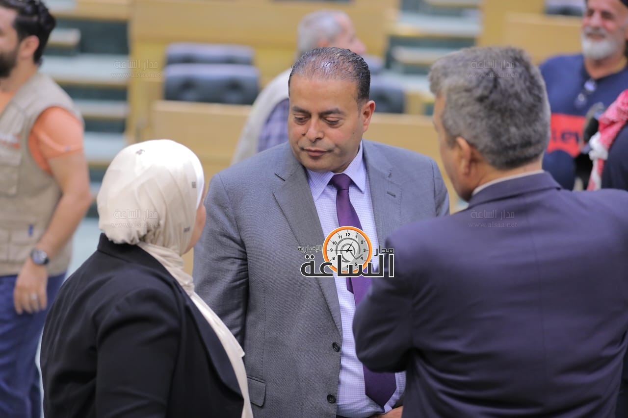 Madar Al-Saa Images 0.47176121583564123