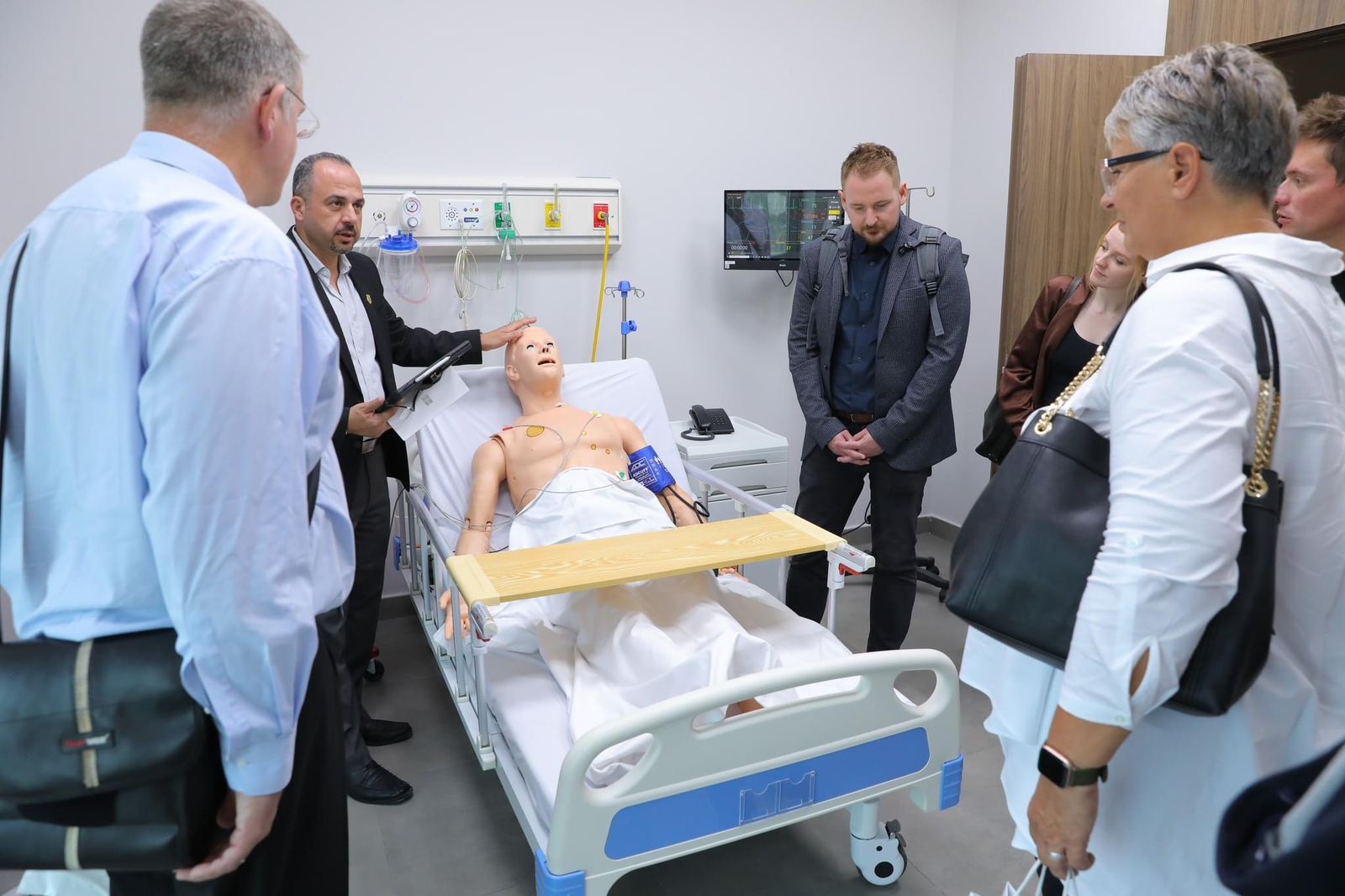 Madar Al-Saa Images 0.09165534551618393