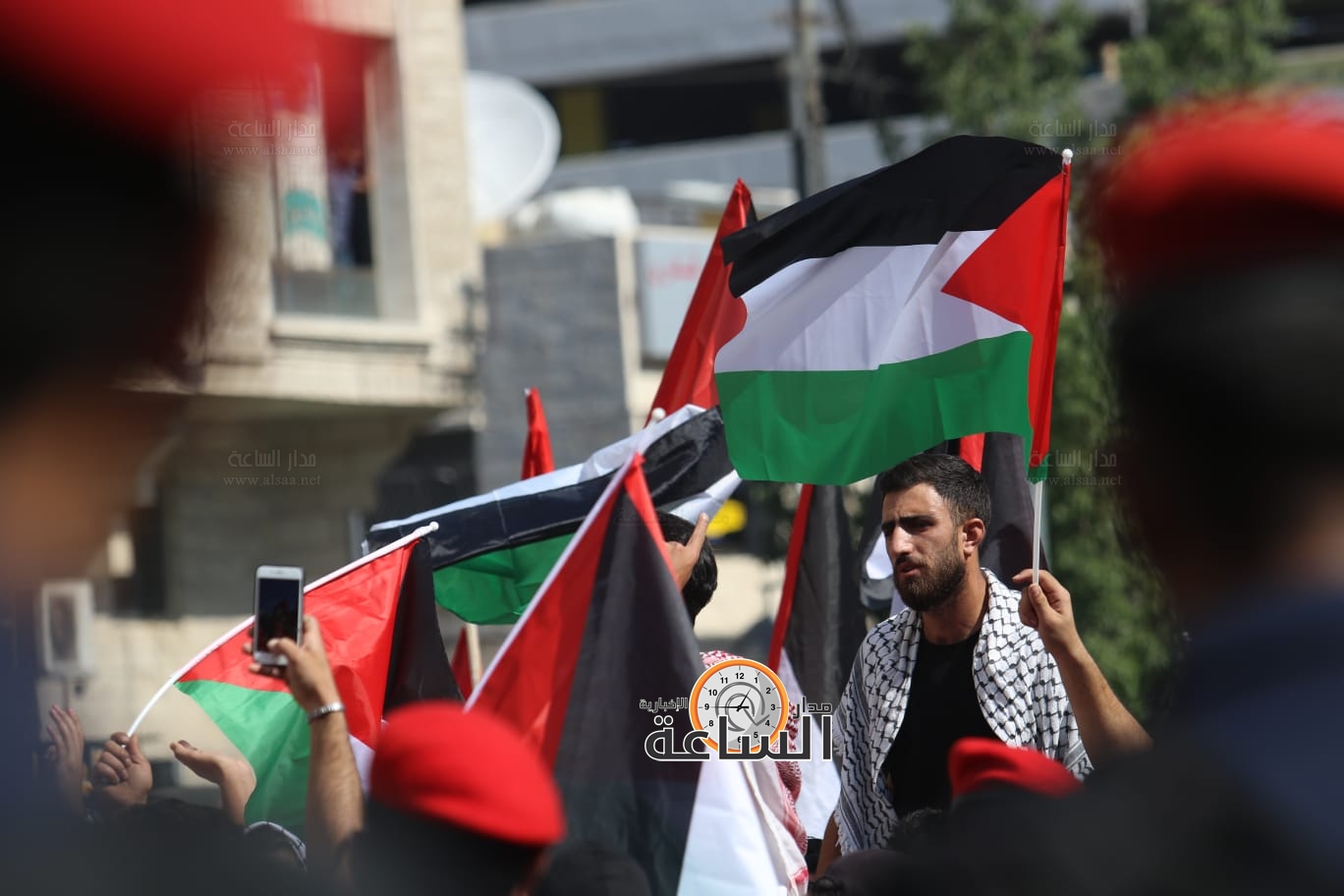 Madar Al-Saa Images 0.06417120193934234