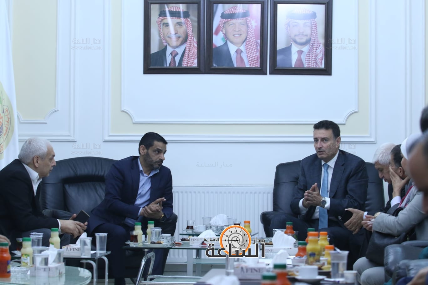 Madar Al-Saa Images 0.3882188105200277