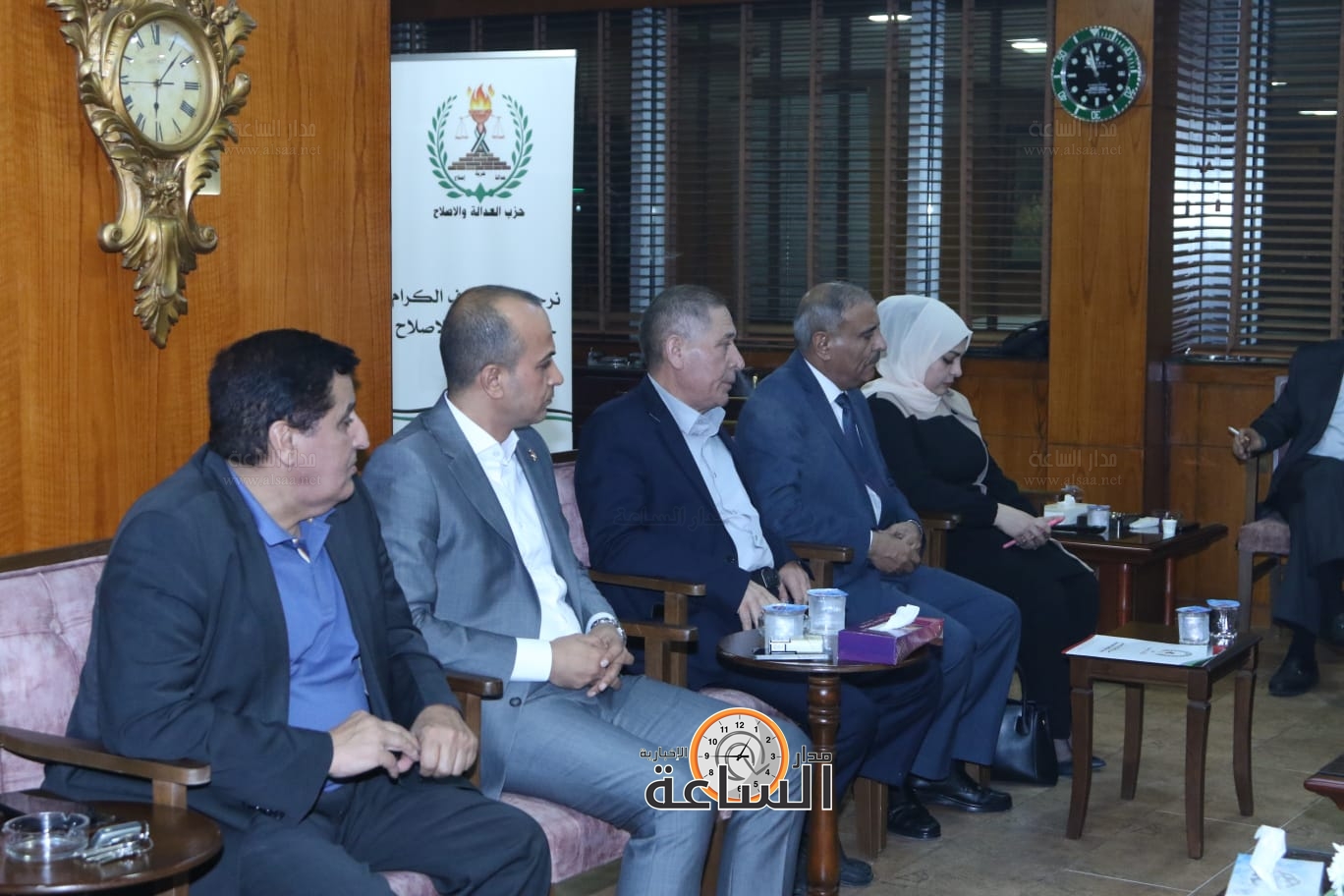 Madar Al-Saa Images 0.8628183171185932