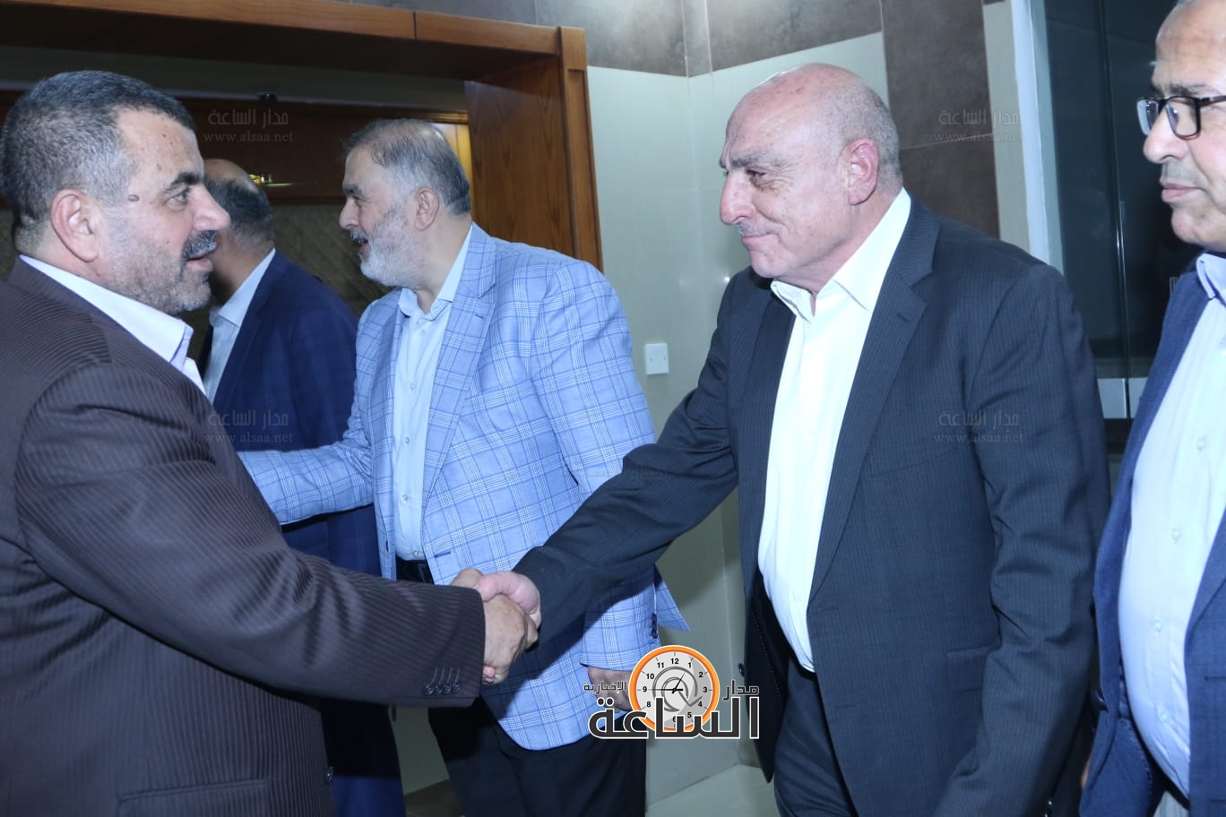 Madar Al-Saa Images 0.7361148318882922