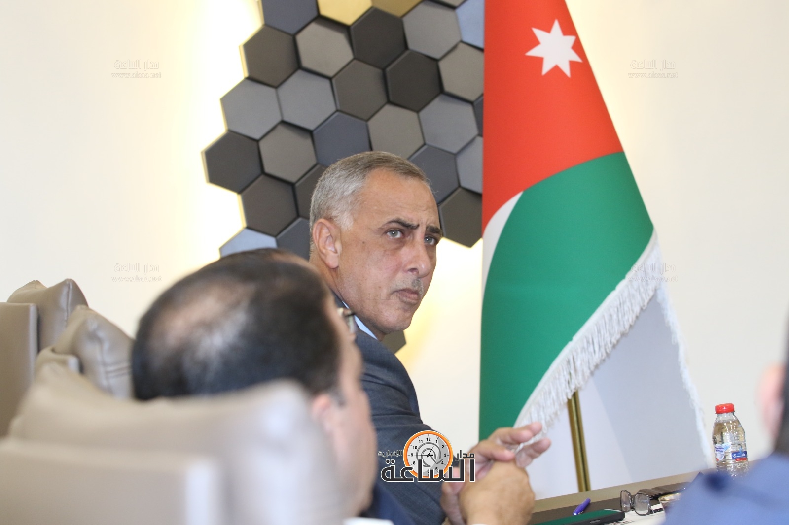 Madar Al-Saa Images 0.3824955115232176