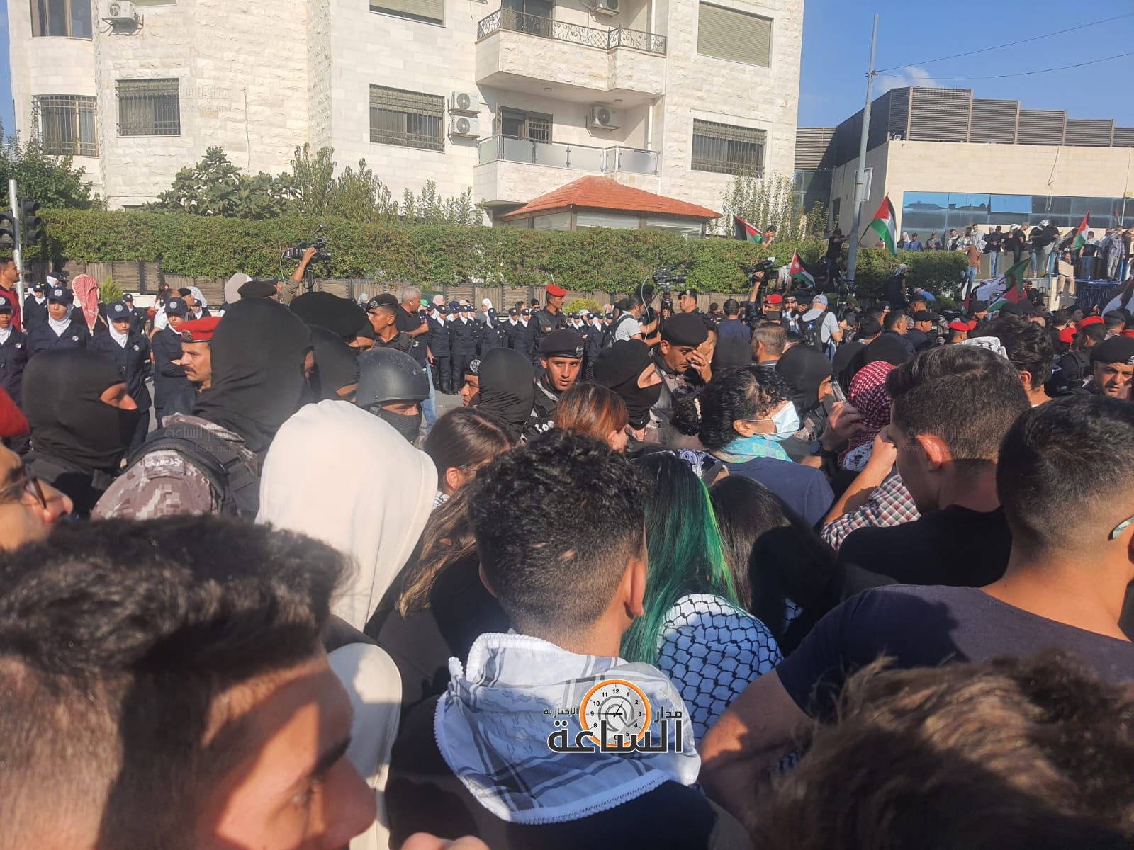 Madar Al-Saa Images 0.6443225671592754