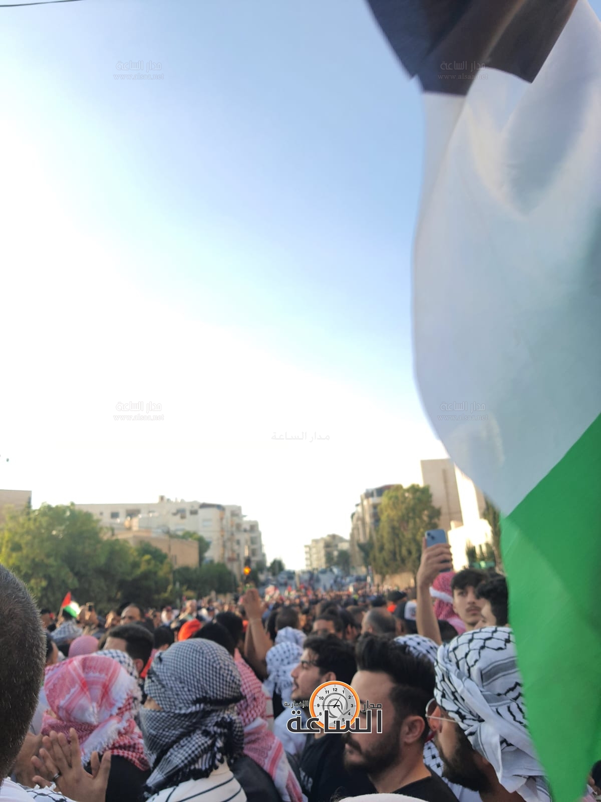 Madar Al-Saa Images 0.792366380644931