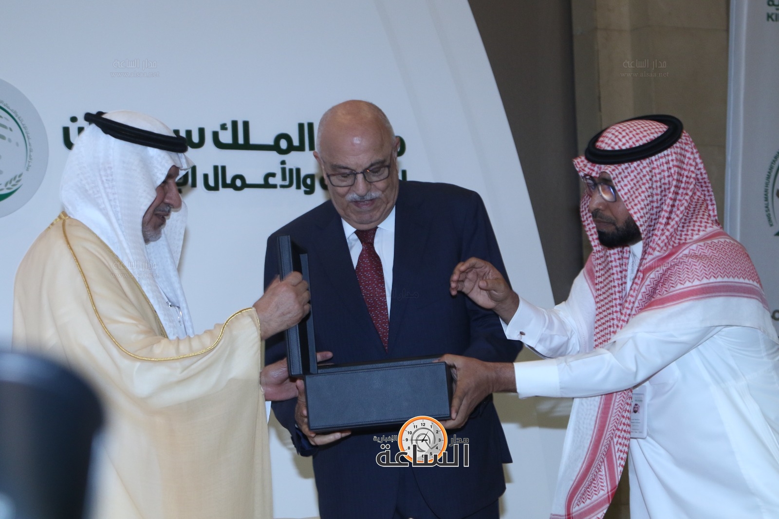 Madar Al-Saa Images 0.4161637257109574