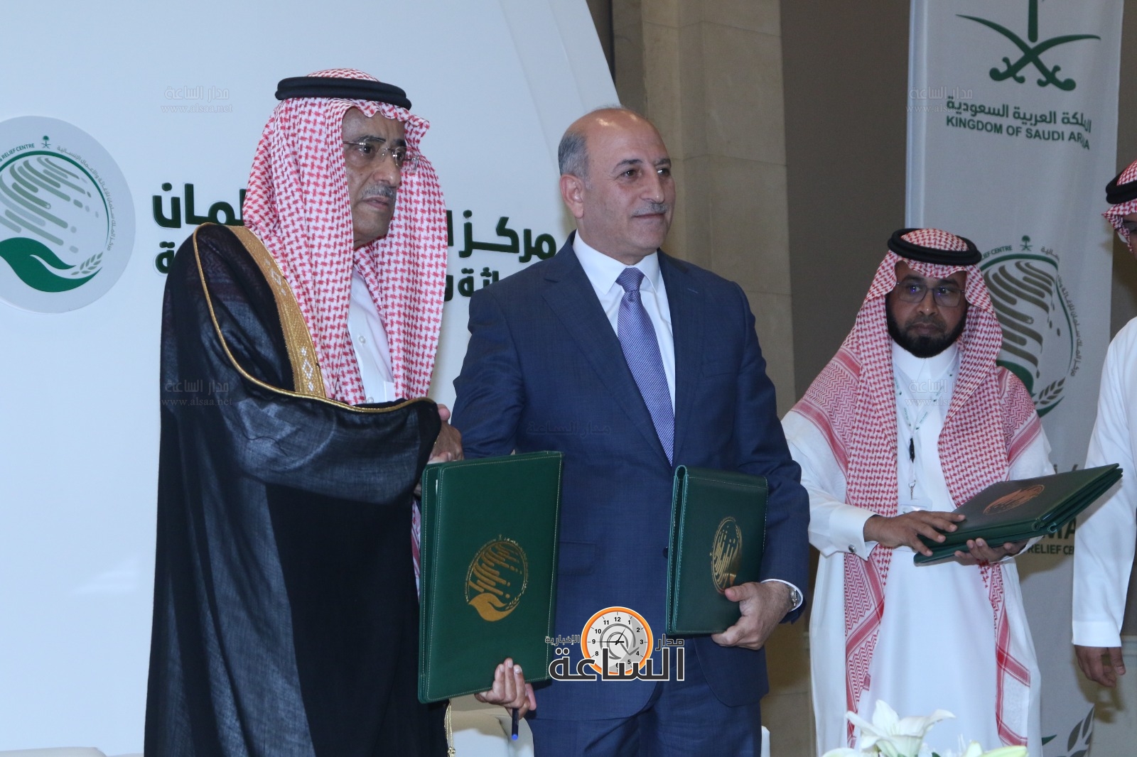 Madar Al-Saa Images 0.2607341055803569