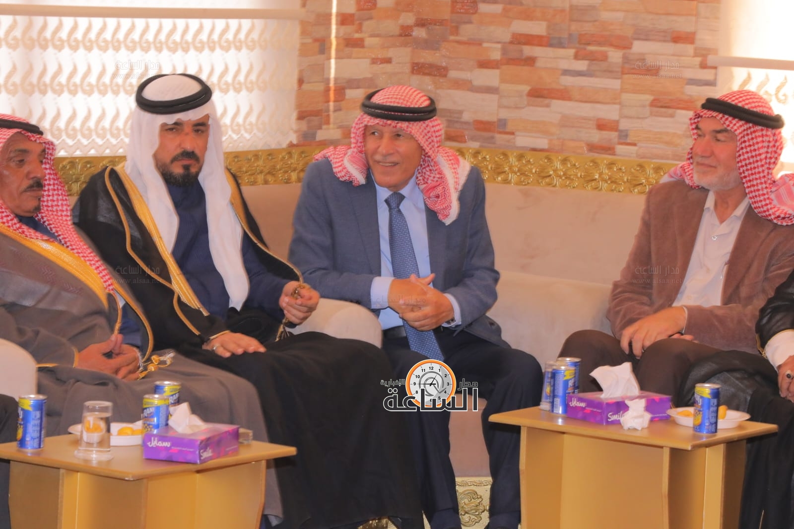 Madar Al-Saa Images 0.30234940293137824