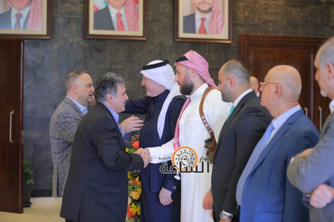 Madar Al-Saa Images 0.359749931318613