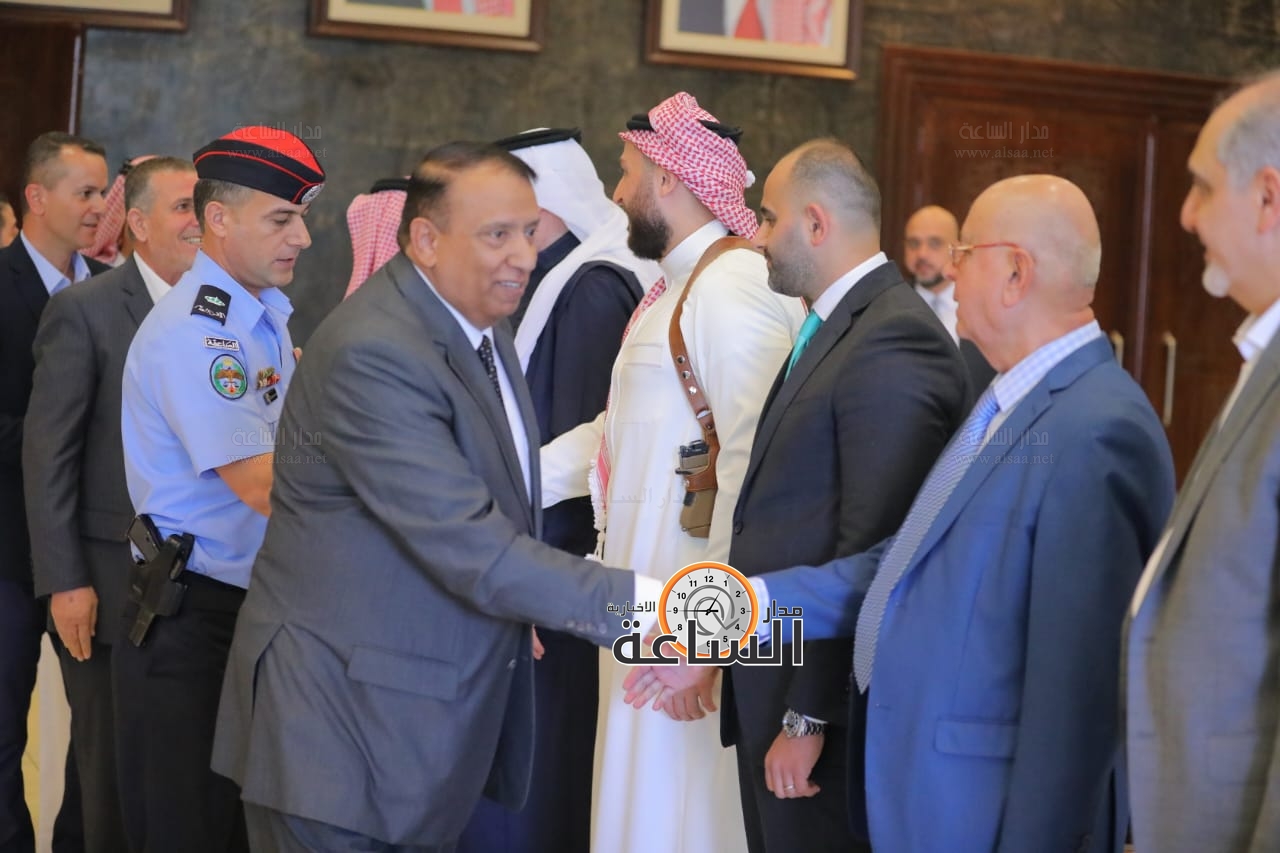 Madar Al-Saa Images 0.699536148606632