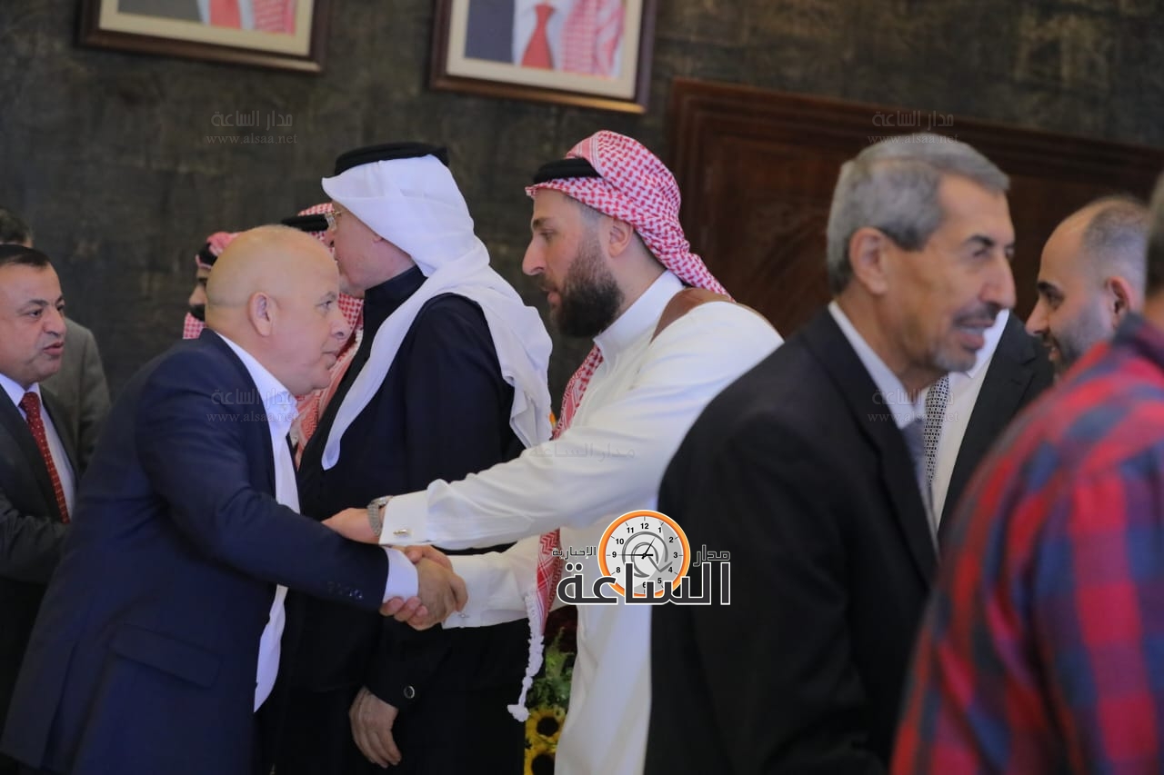 Madar Al-Saa Images 0.04854130478086183