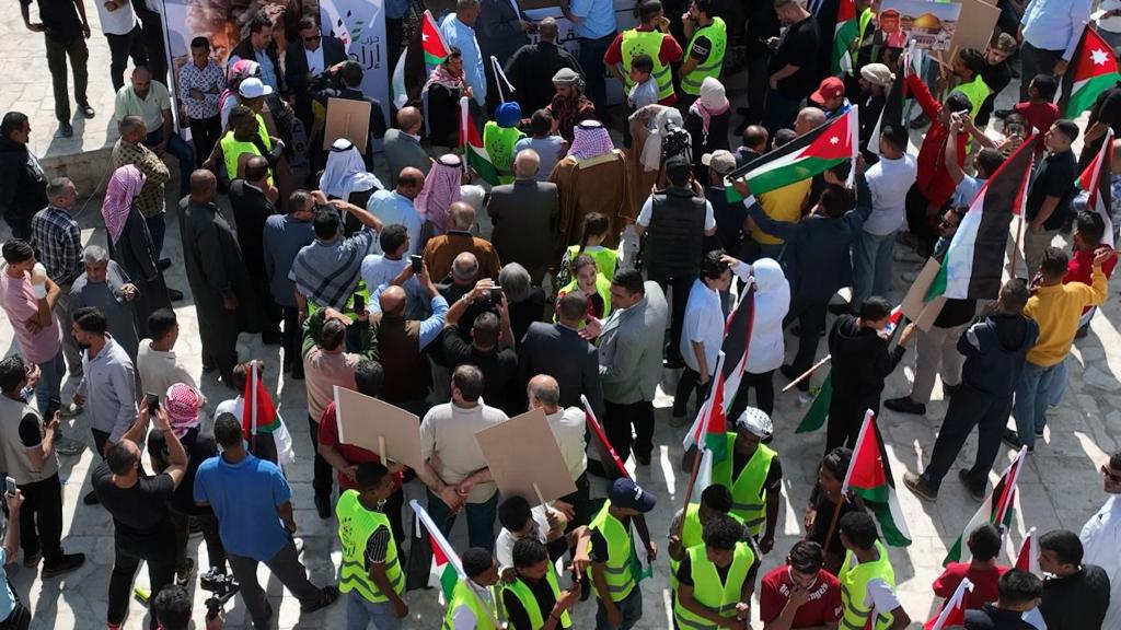 Madar Al-Saa Images 0.3898494745586336