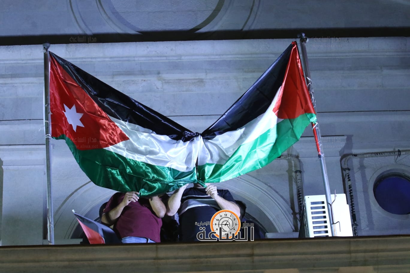 Madar Al-Saa Images 0.9917086891485973