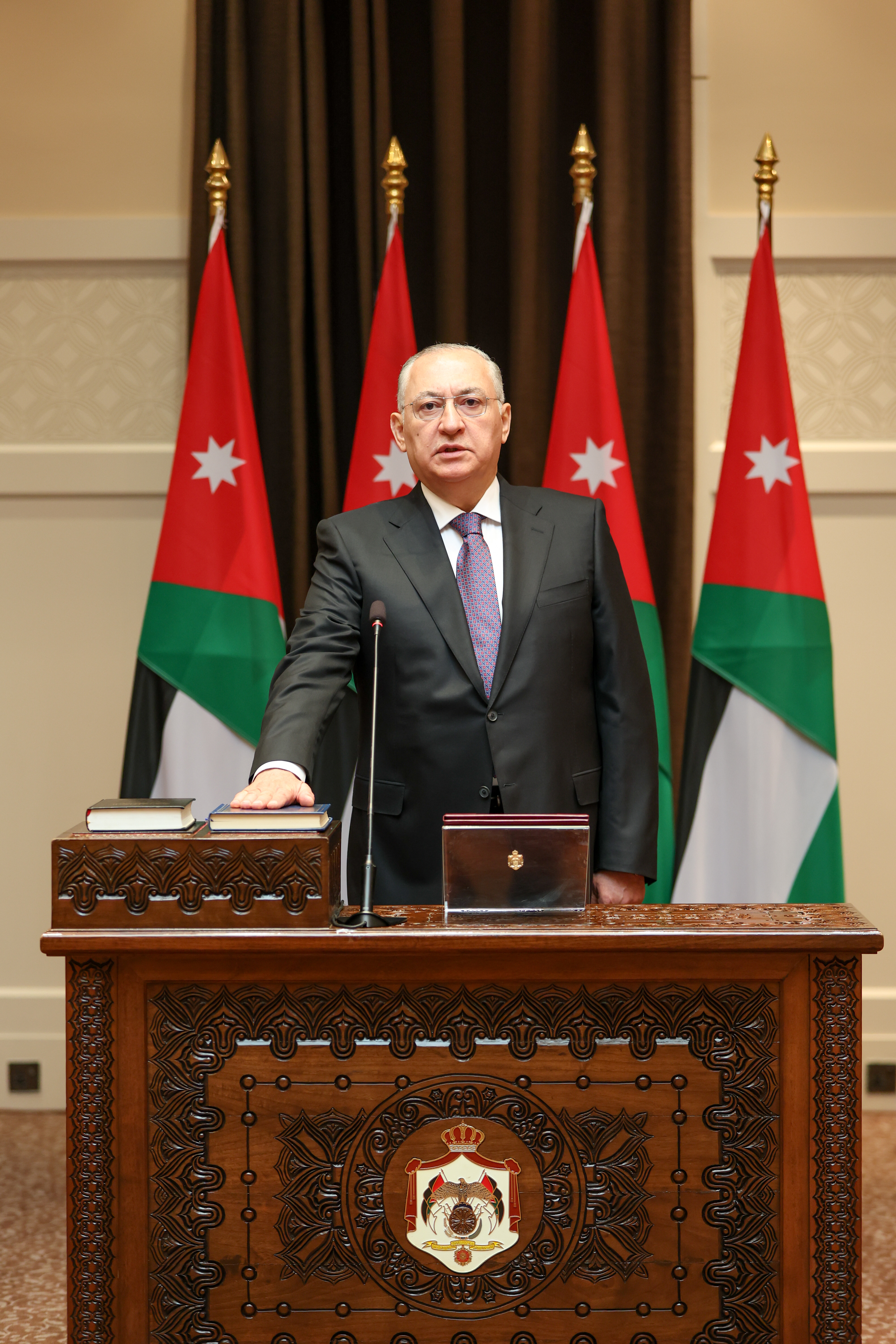 Madar Al-Saa Images 0.9238198980466856