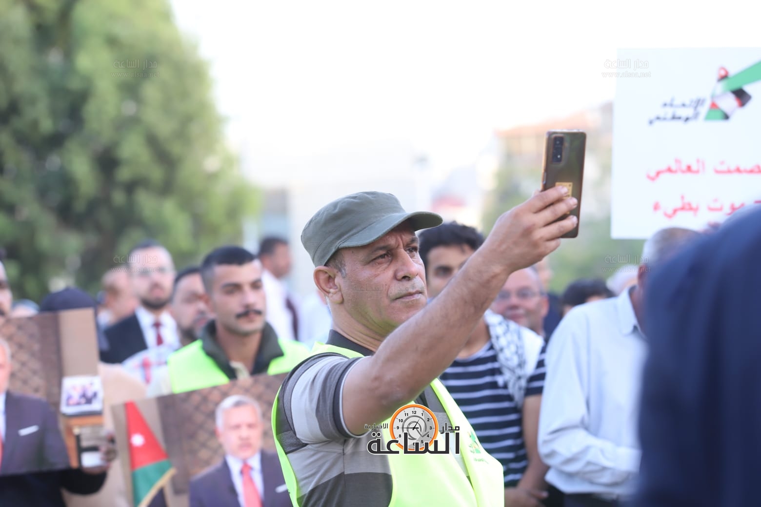 Madar Al-Saa Images 0.35395573515294143