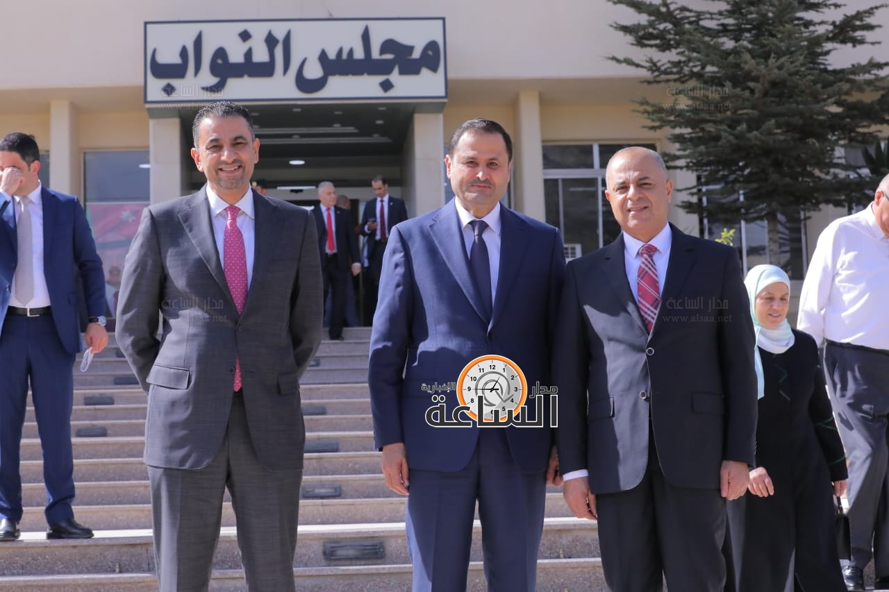 Madar Al-Saa Images 0.22568779608622336